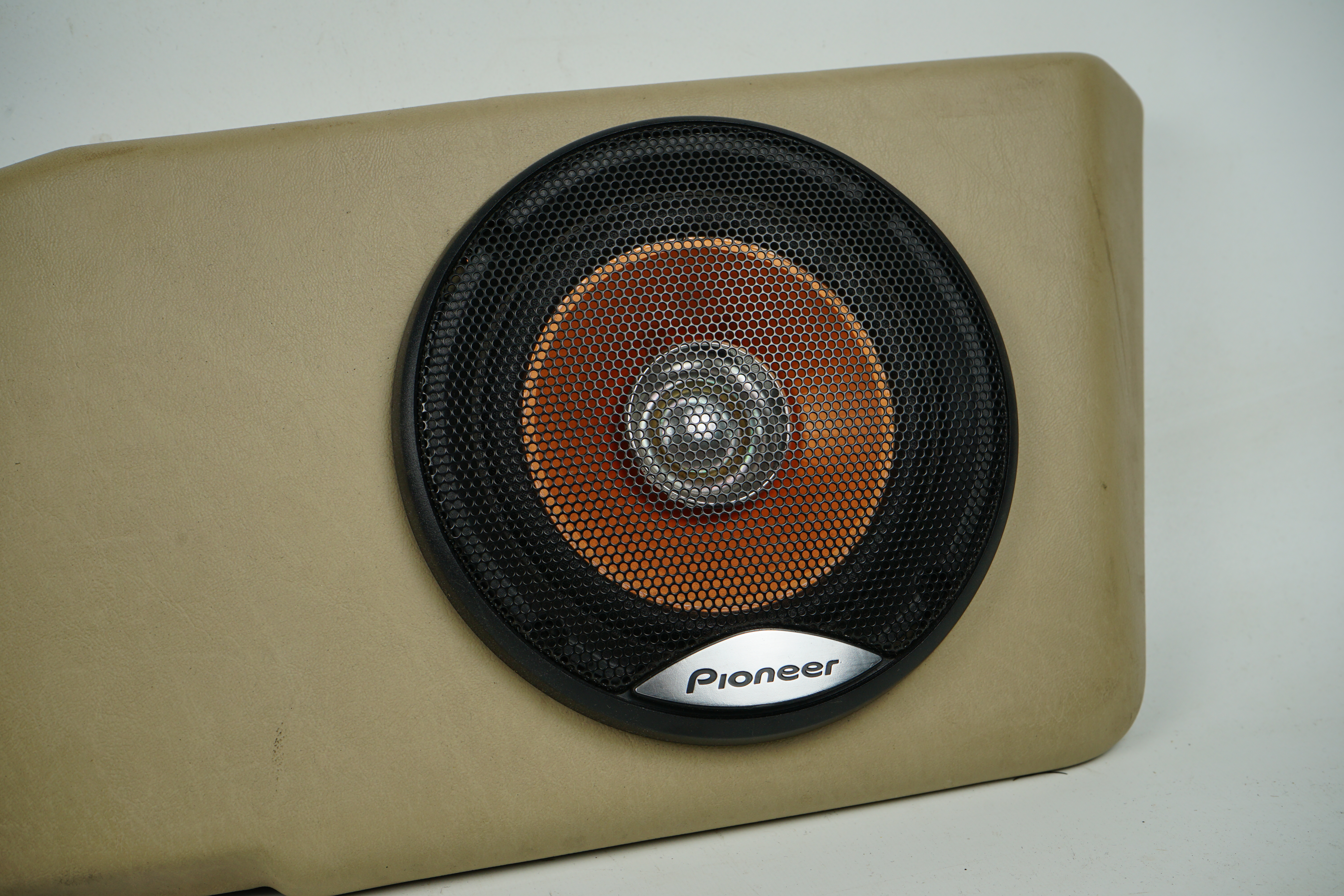 Tasche Fahrertür creme Mercedes-Benz W124 Türpanel rechts bei MB-TEX und Leder beige A1247200274 8411