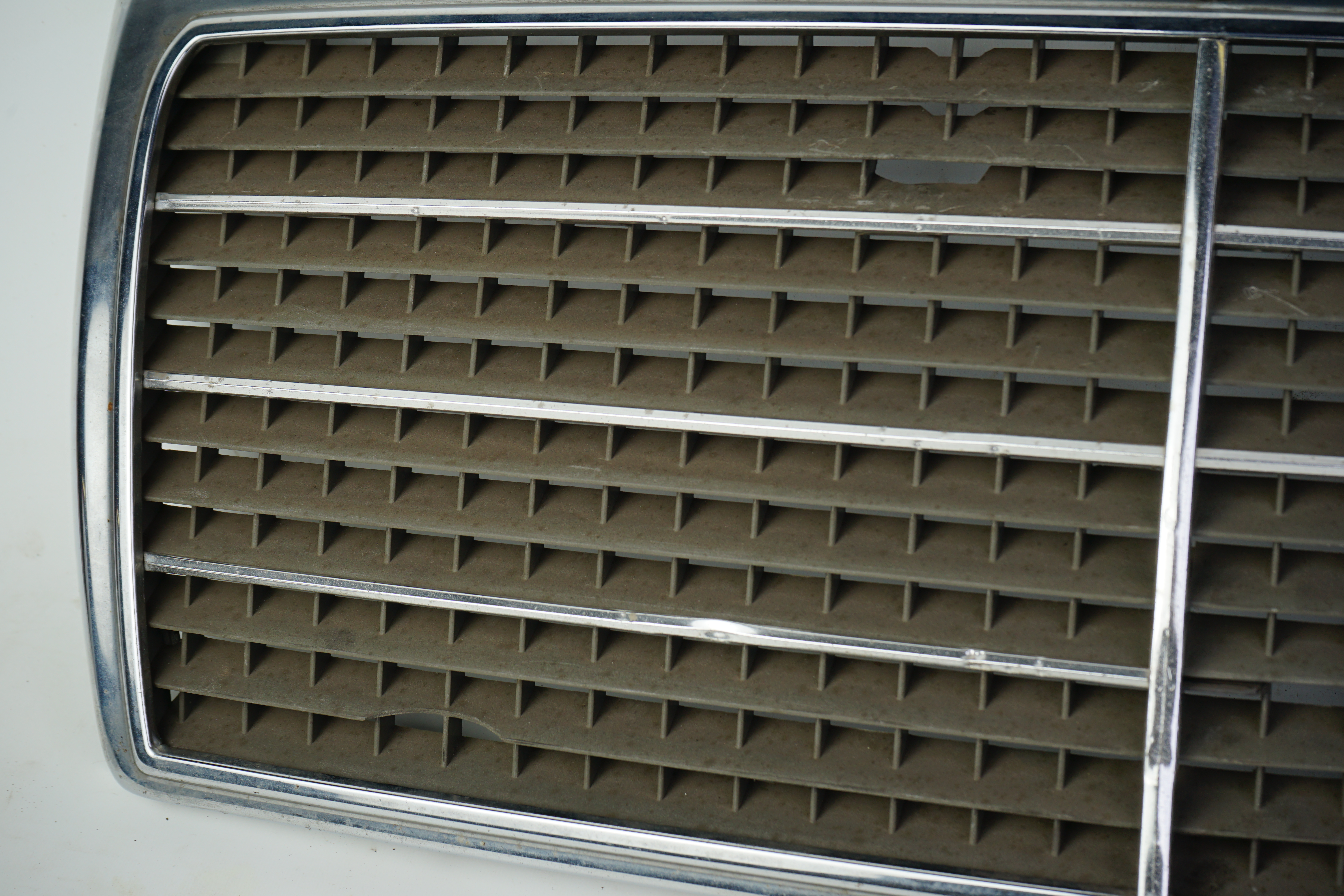 Rahmen Kühlerverkleidung W124 E-Klasse 200-500E Vor MOPF Chromrahmen Frontgrill Kühlergrill A1248800783