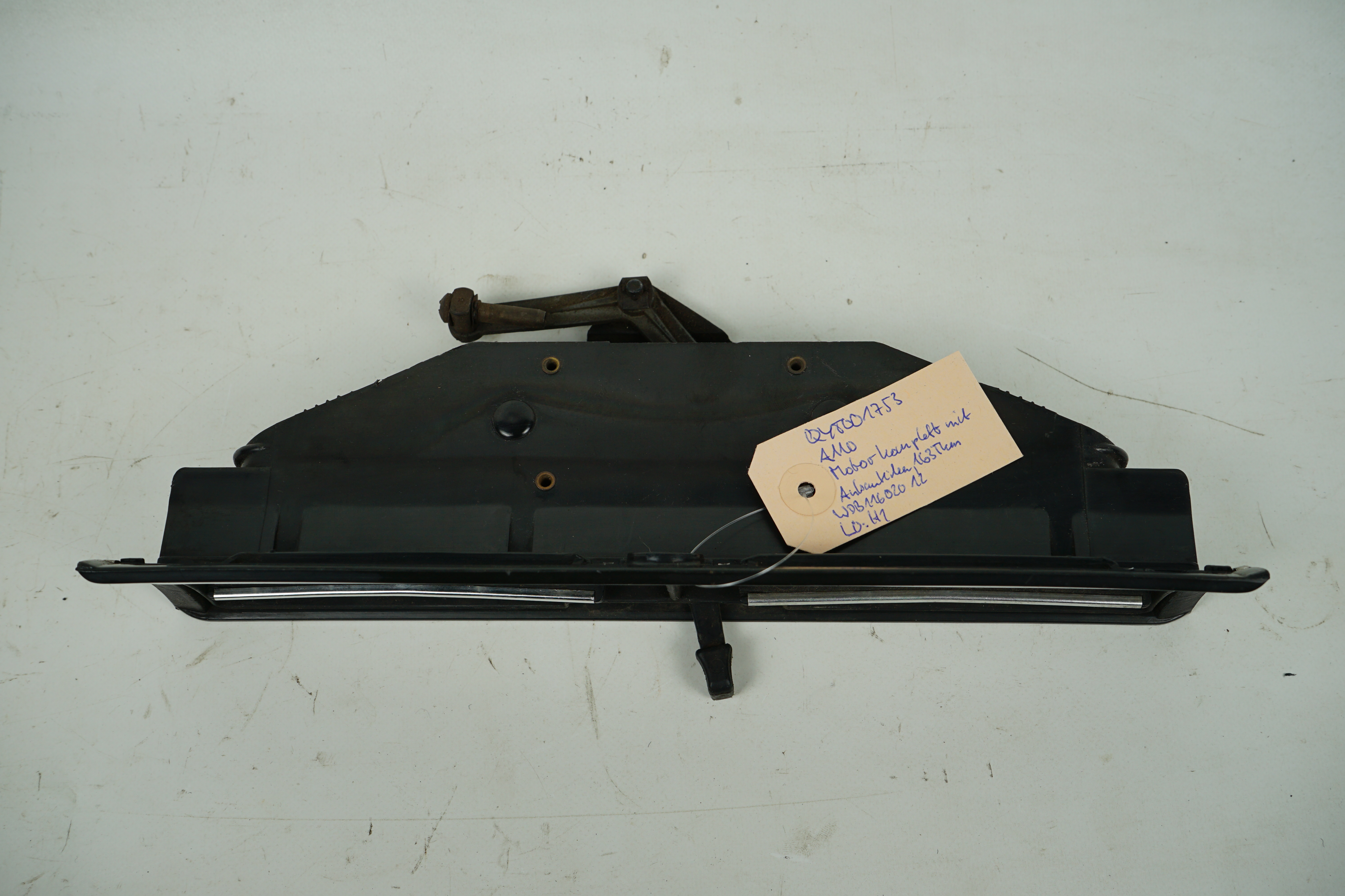 Luftdusche Mitte Mercedes-Benz W114 W115 /8 Strich acht Luftdüse Lüftungsdüse Instrumententafel mittig A1158300003