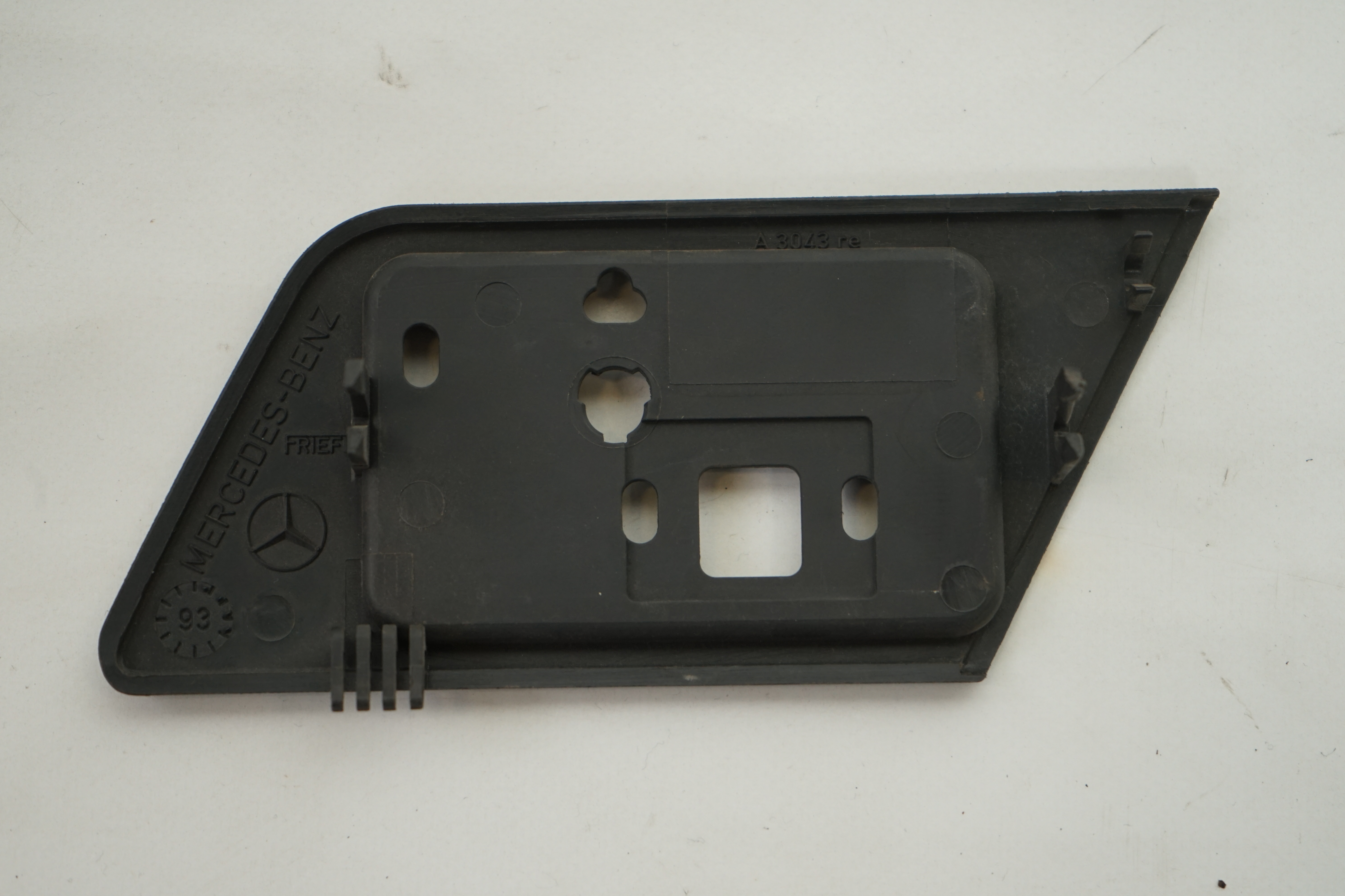 Abdeckung Sitzverstellung rechts OHNE Memory Mercedes-Benz A124 C124 S124 W124 E-Klasse Abdeckung bei Beifahrerseite elektrisch verstellbar rechts A1247662691