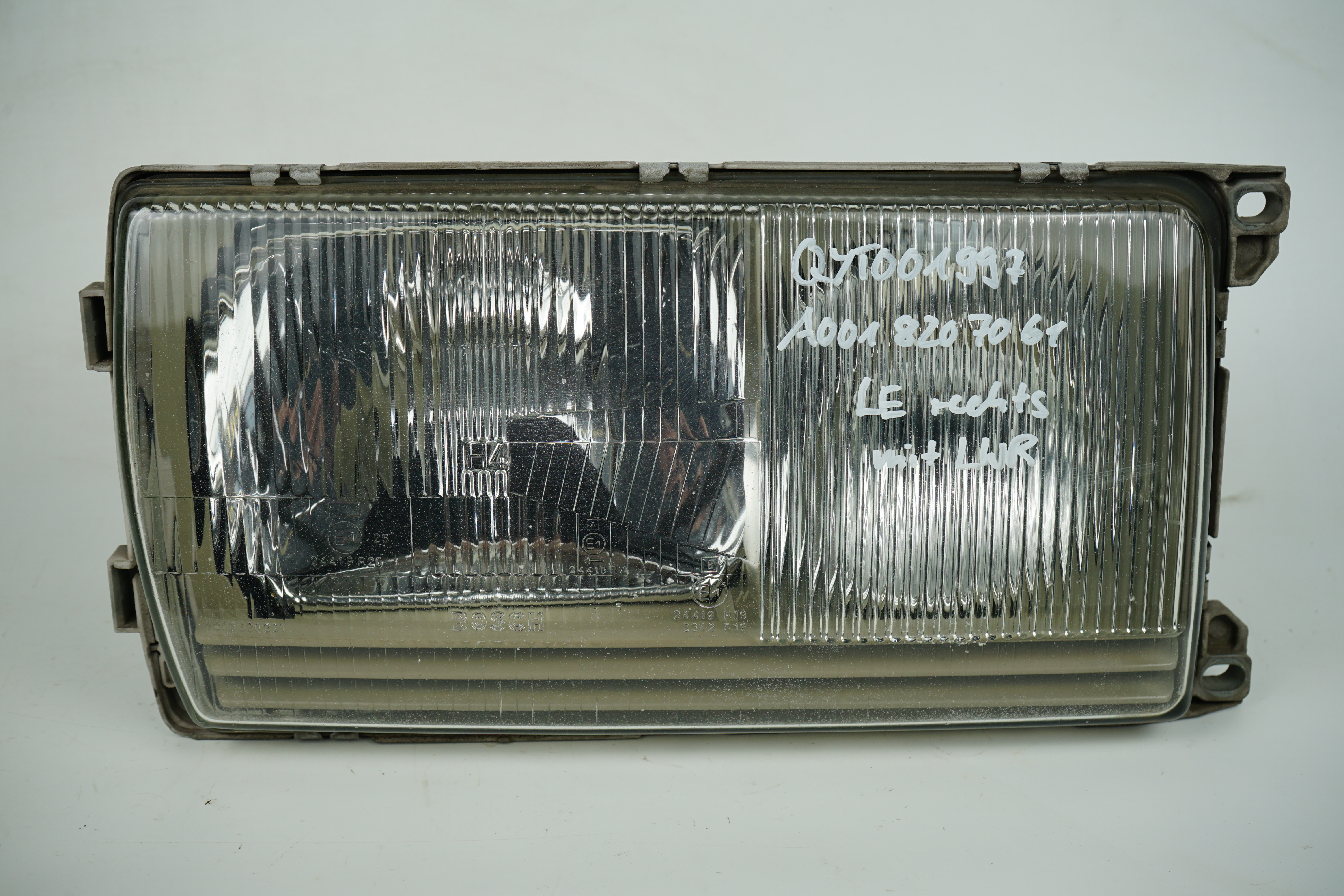 Leuchteinheit rechts mit pneum.Höhenverstellung Mercedes-Benz C123 S123 W123 Bosch Rechtsverkehr A1238205259 A0018207061 A0028200861 A0028200461 Bosch 1305235039/ 1305620200