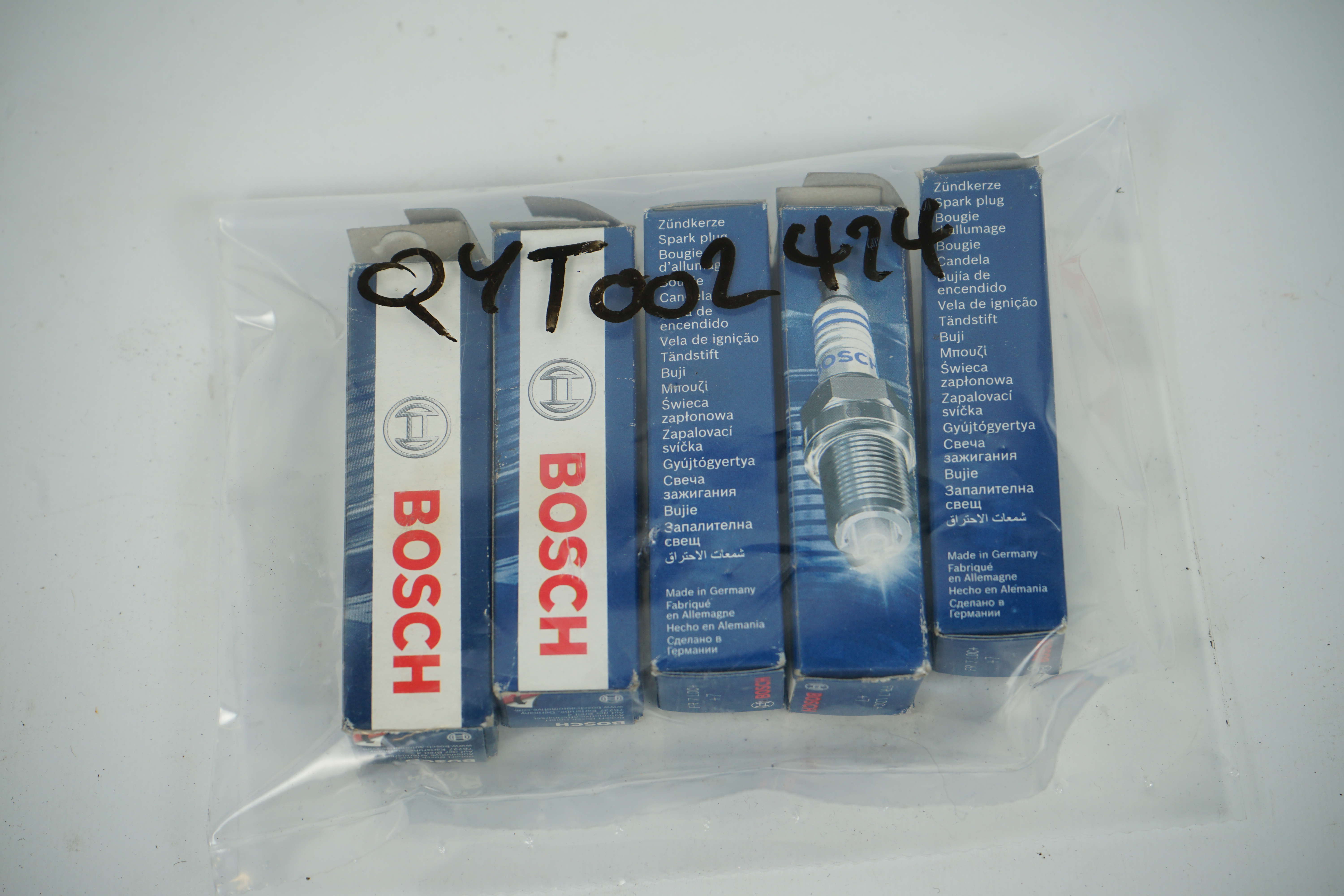 Zündkerze BOSCH Zündkerze FR7LDC+ AUDI BMW CITROEN DACIA DAIHATSU FIAT GMC HOLDEN LANCIA LEXUS OPEL PEUGEOT SEAT VW Volkswagen 10264601 95VW12281AA BZündkerze BOSCH 0242235668