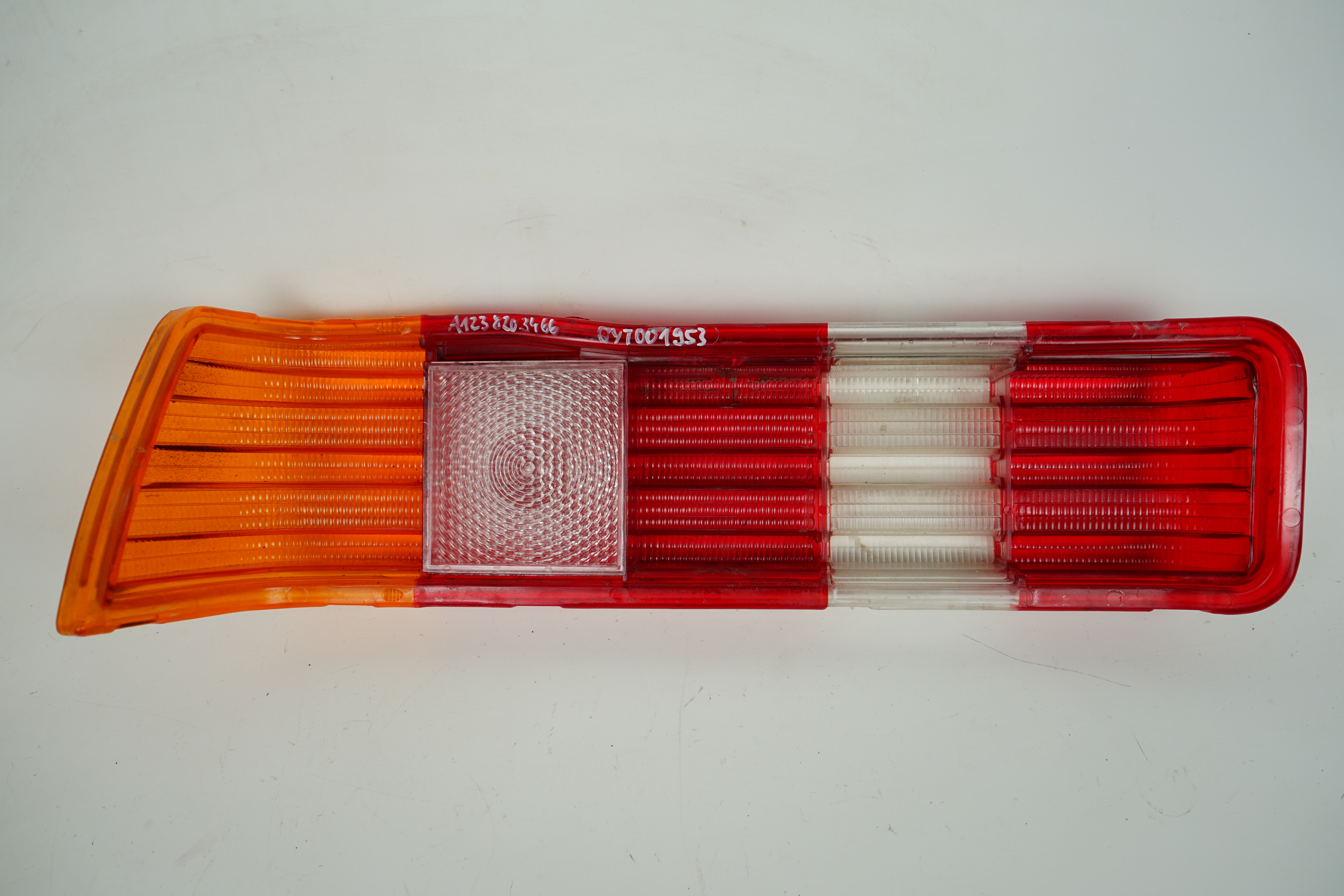 Lichtfenster rechts Heckleuchte Mercedes-Benz C123 Coupé W123 Limousine Streuscheibe Schlussleuchte rechts A1238203066 A1238203466