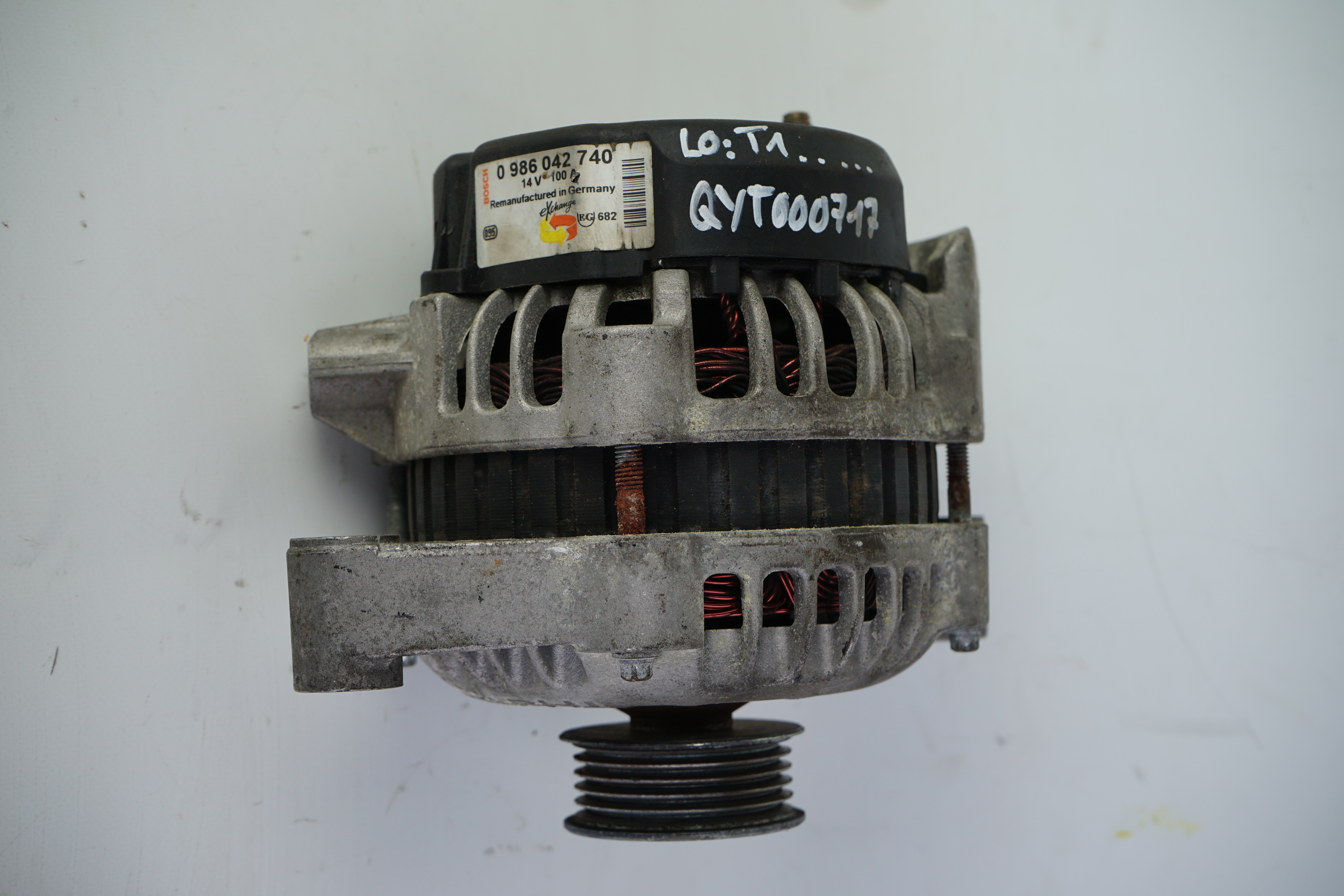 Lichtmaschine OPEL 14V 100Ah Generator 0124415002 Bosch 0986042740 Riemenscheiben-Ø 54 mm 90561971/ 9195753