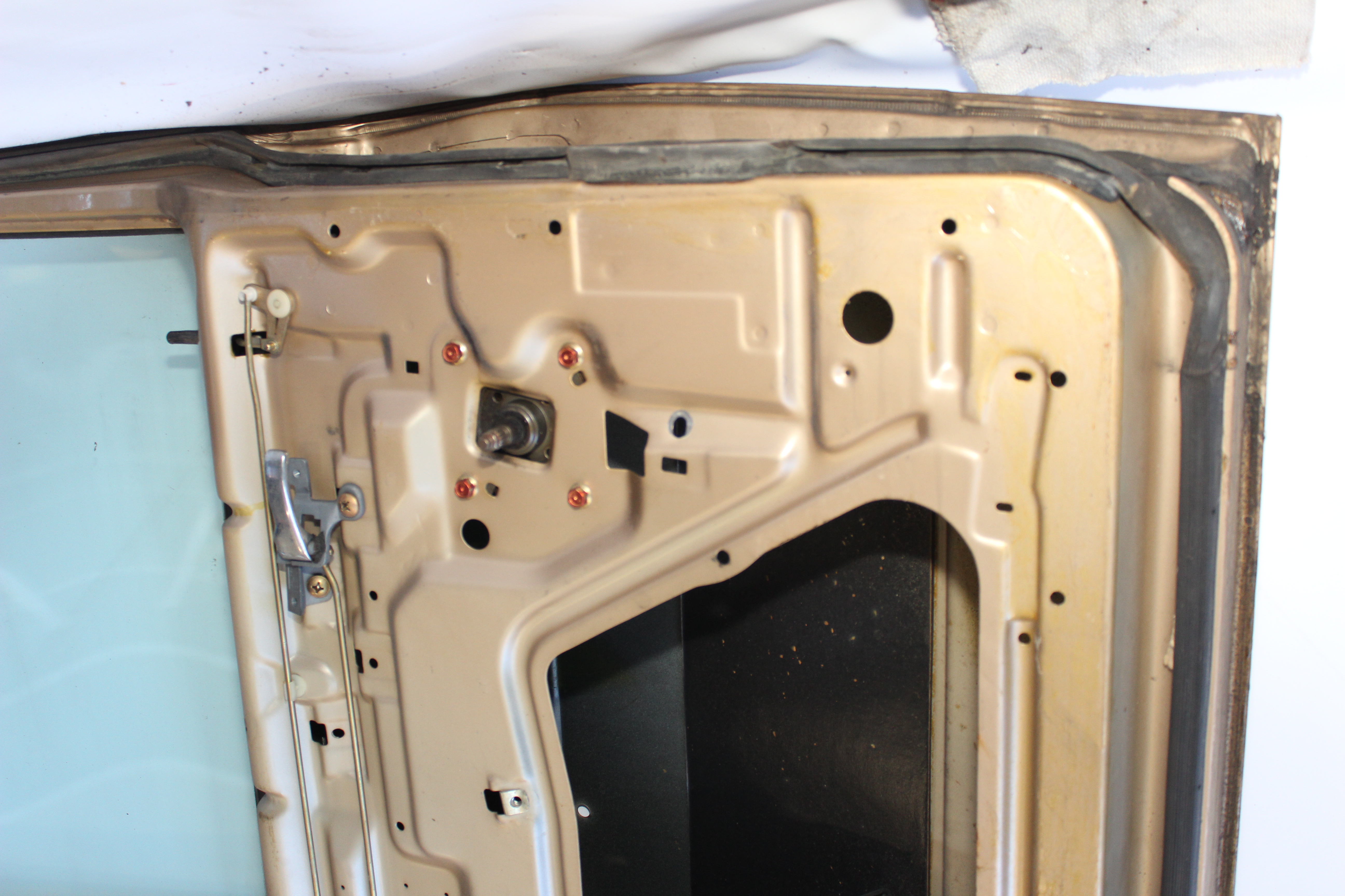 Fondtür links W123 Limousine Tür hinten links A1237300705 champagner 473