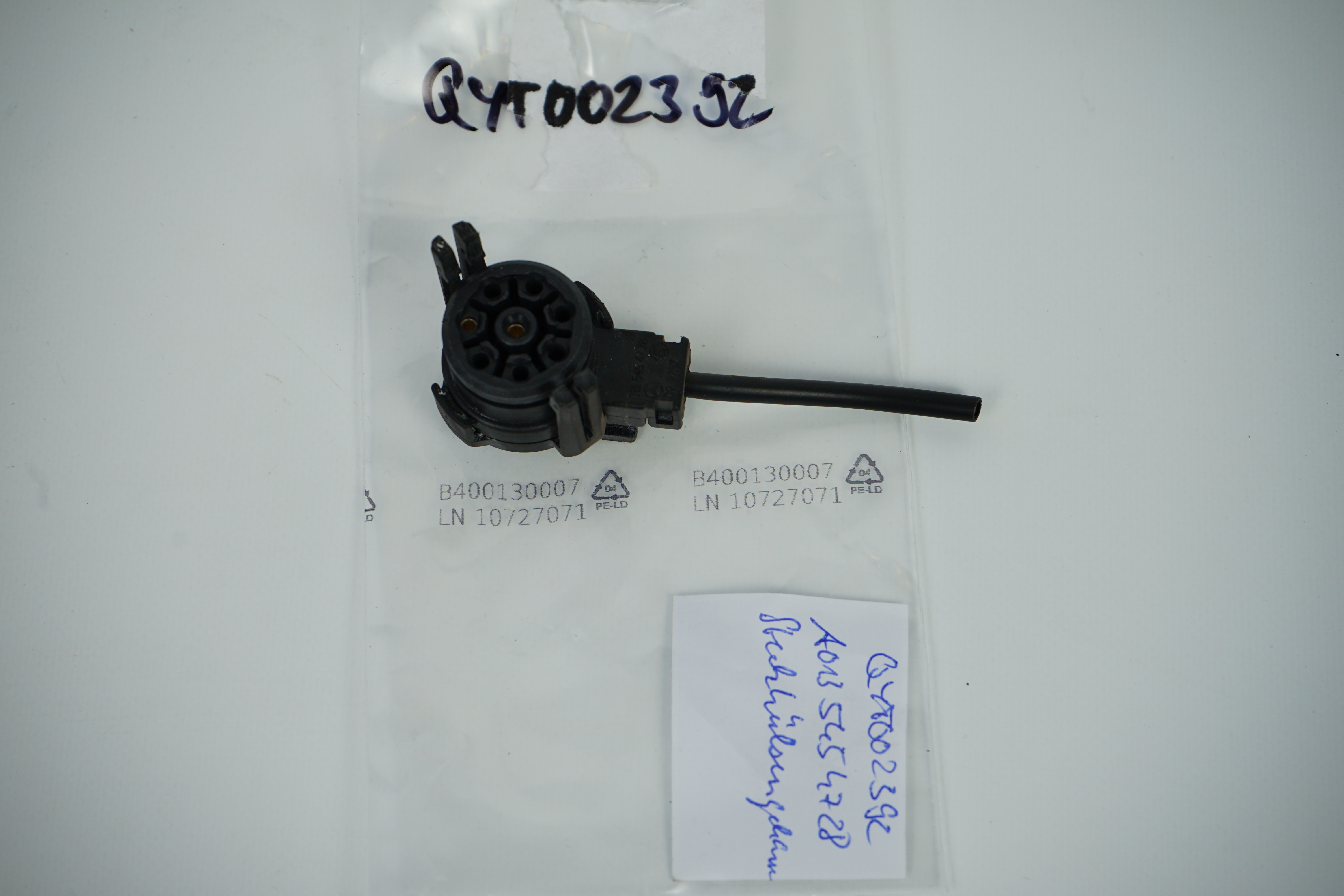 Steckhülsengehäuse Abgleichstecker Mercedes-Benz Steckergehäuse schwarz A0135454728 A0225458828