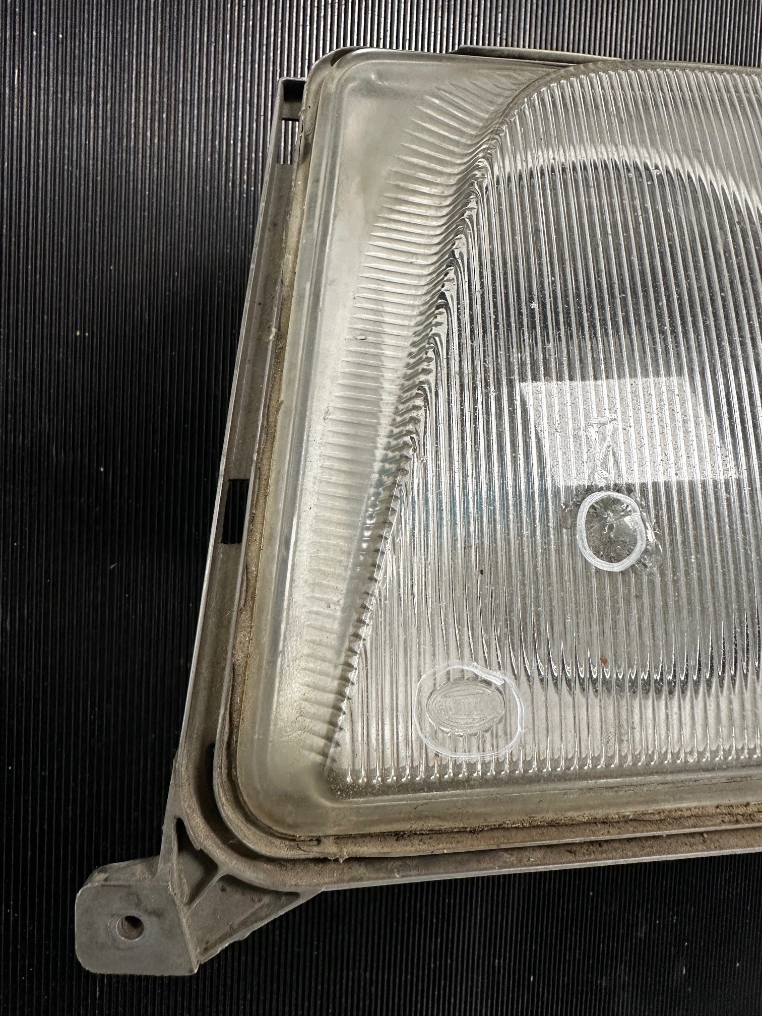 Leuchteinheit links Hella  Mercedes-Benz A124 C124 S124 W124 E-Klasse Cabrio Coupé Limousine T-Modell Kombiwagen Mopf 2 A1248203357 A1248209359 Hella 1EJ007219-051 A1248205566