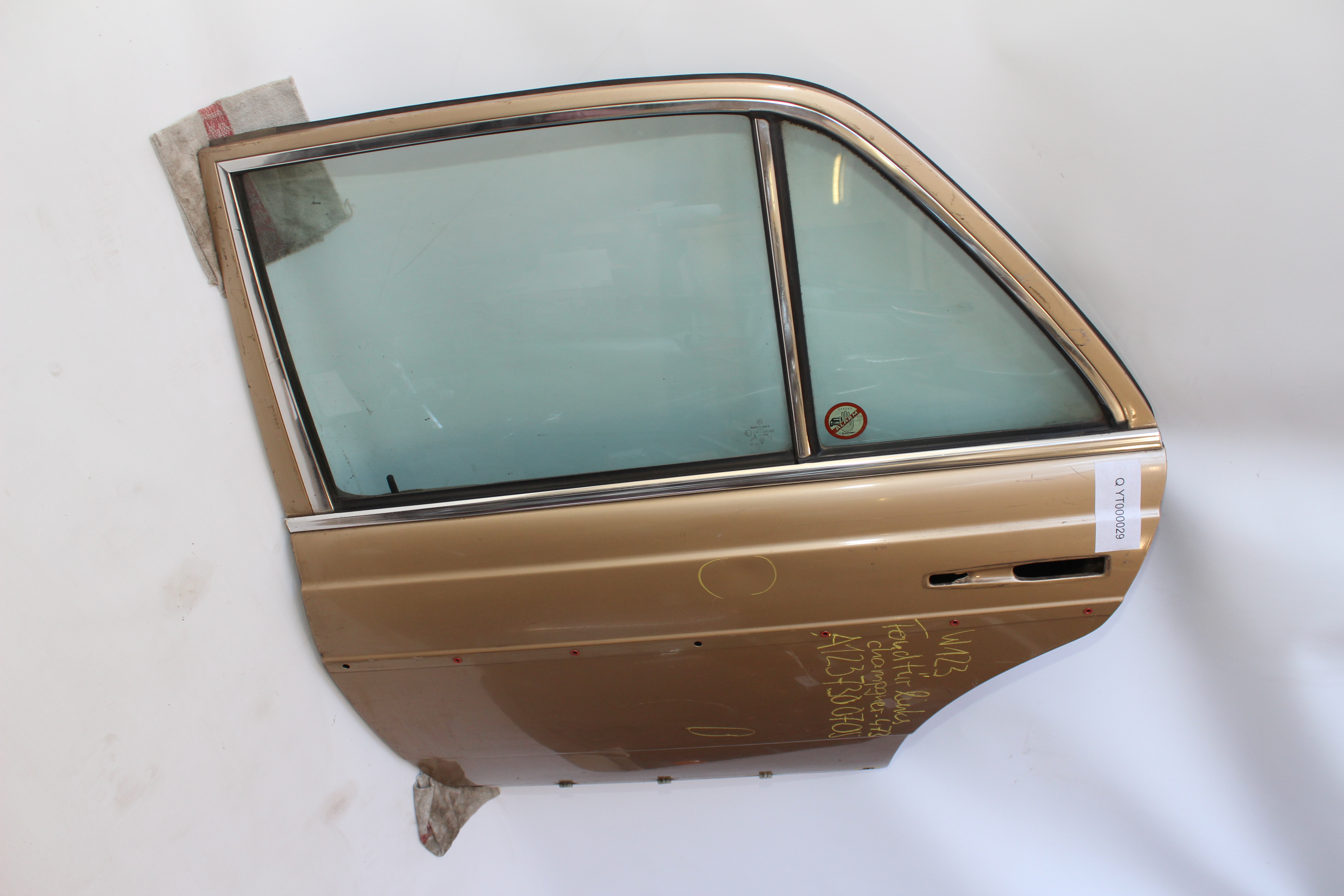 Fondtür links W123 Limousine Tür hinten links A1237300705 champagner 473