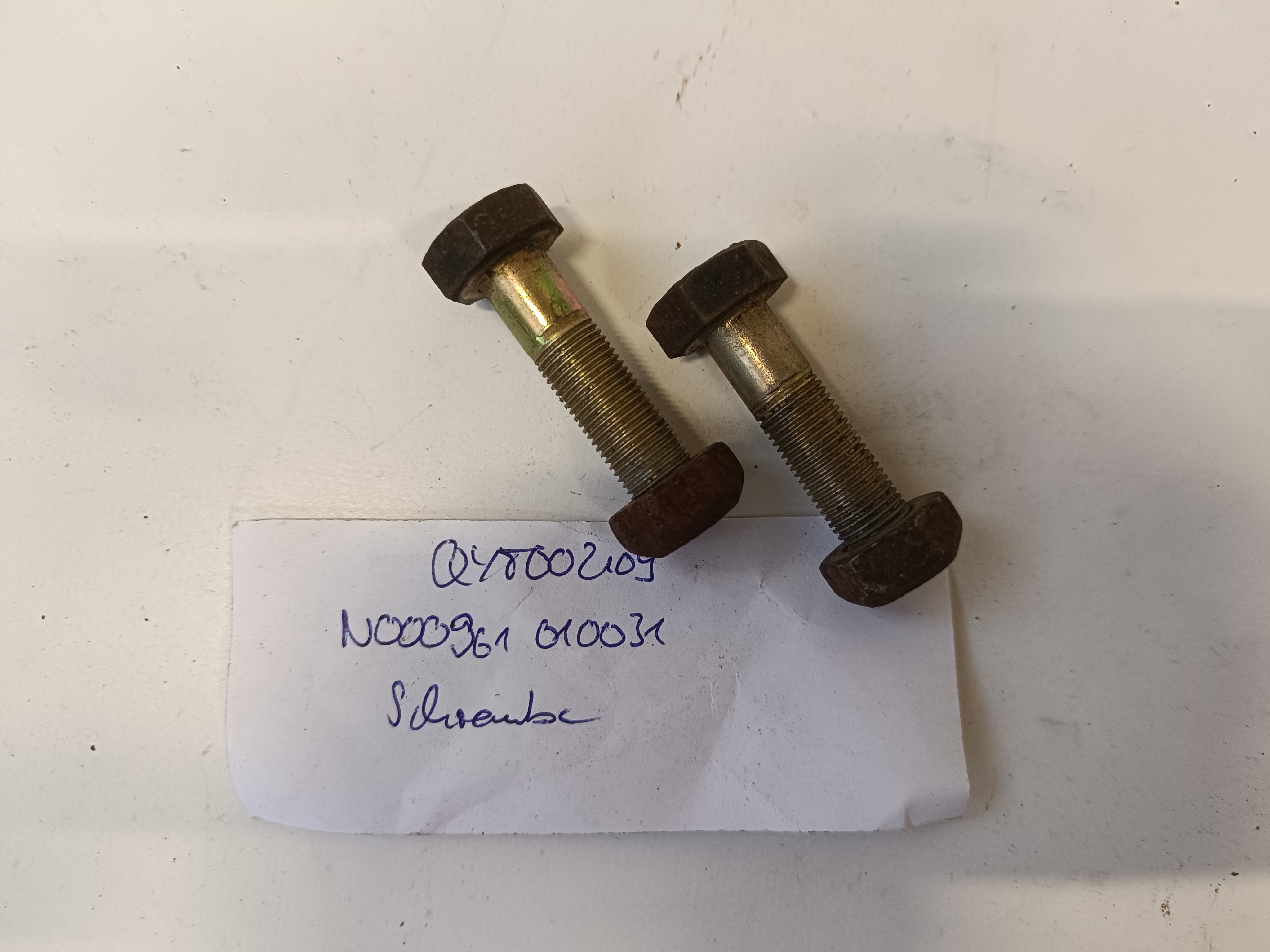 Schraube Mercedes-Benz Befestigung Lenkungsdämpfer N000960010066 N000960010026 N000961010049 N000961010031 N308676010023 Mutter N910113010002