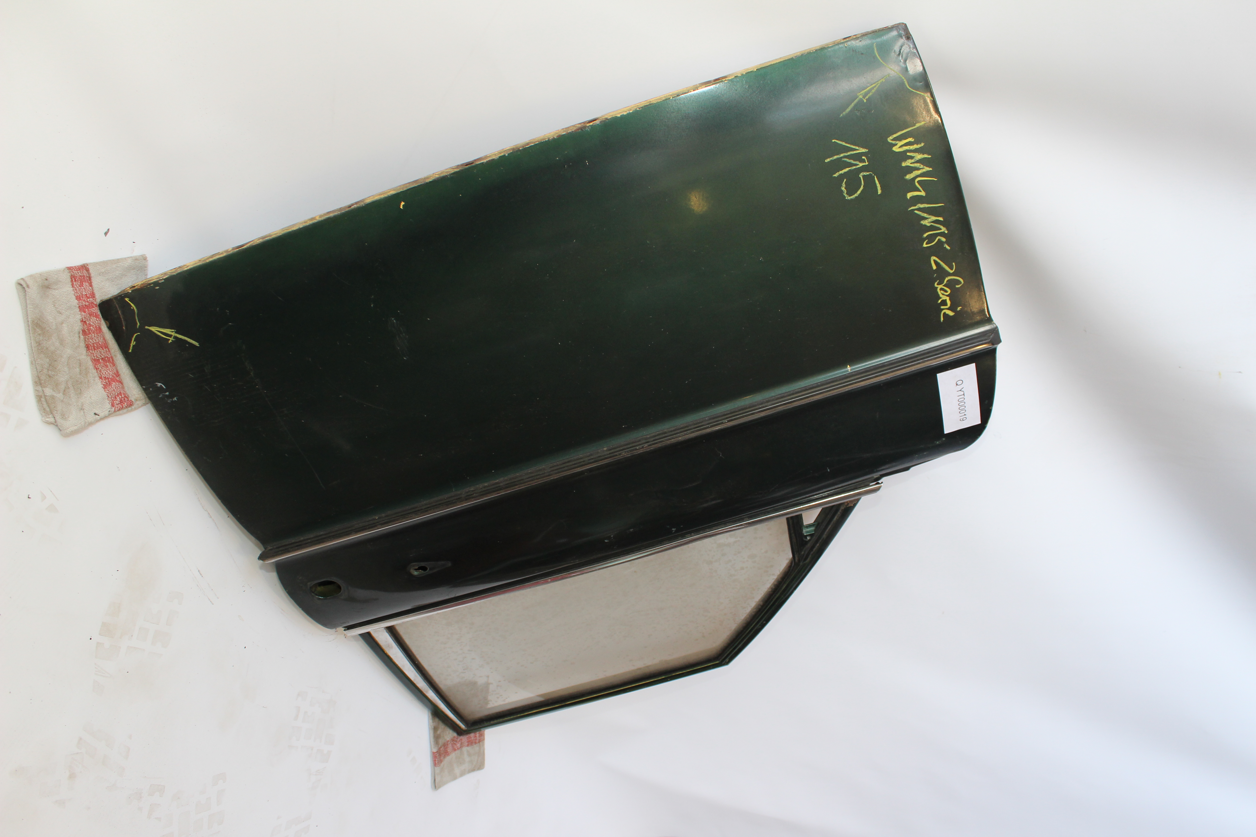 Tür vorn links Mercedes-Benz W114 115 /8 Strich acht Fahrertür grünmetallic Verglasung klar A1157201705 