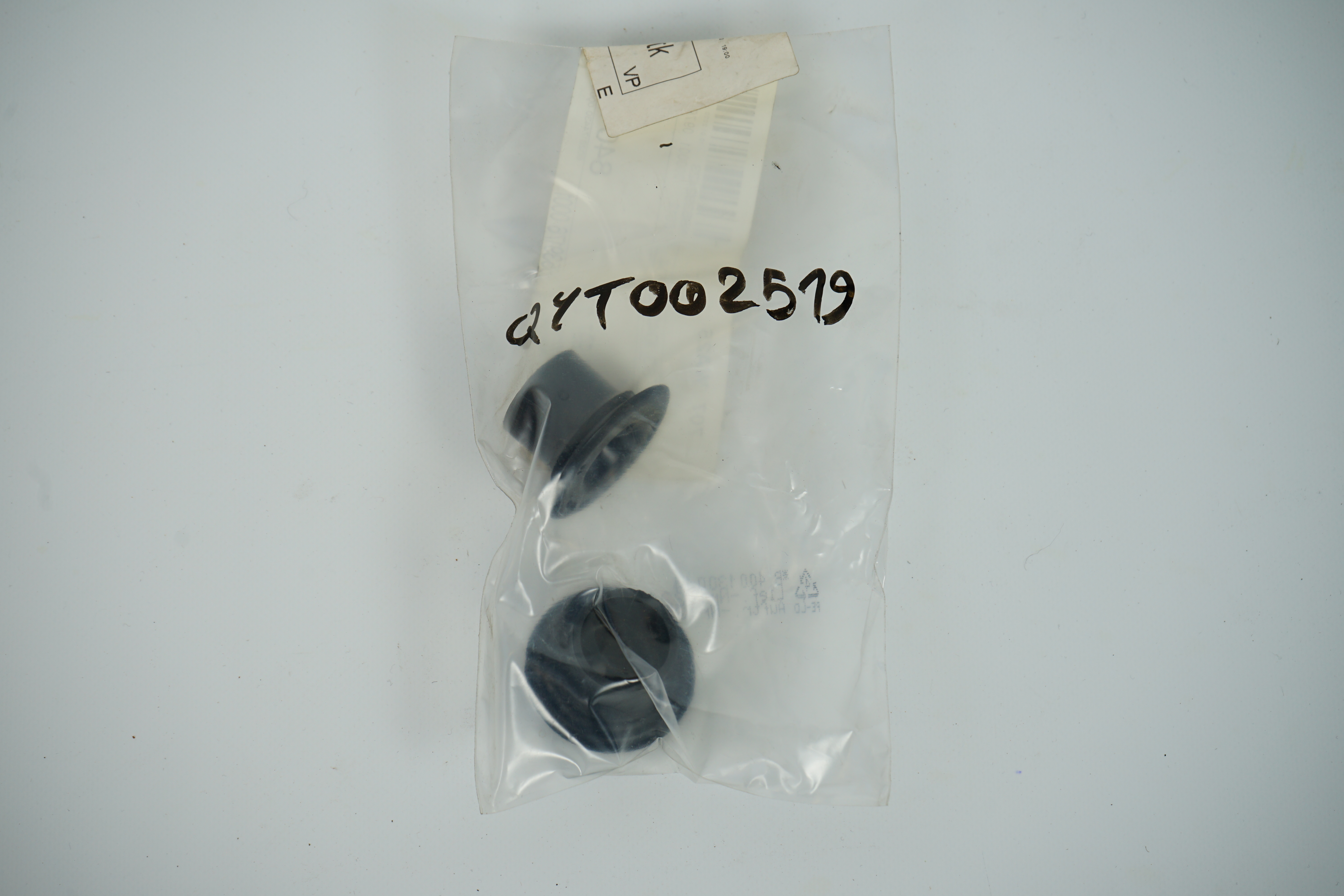 Tülle schwarz Mercedes-Benz R/C107 W124 R129 Dichtung Wasserablauf A1079972781