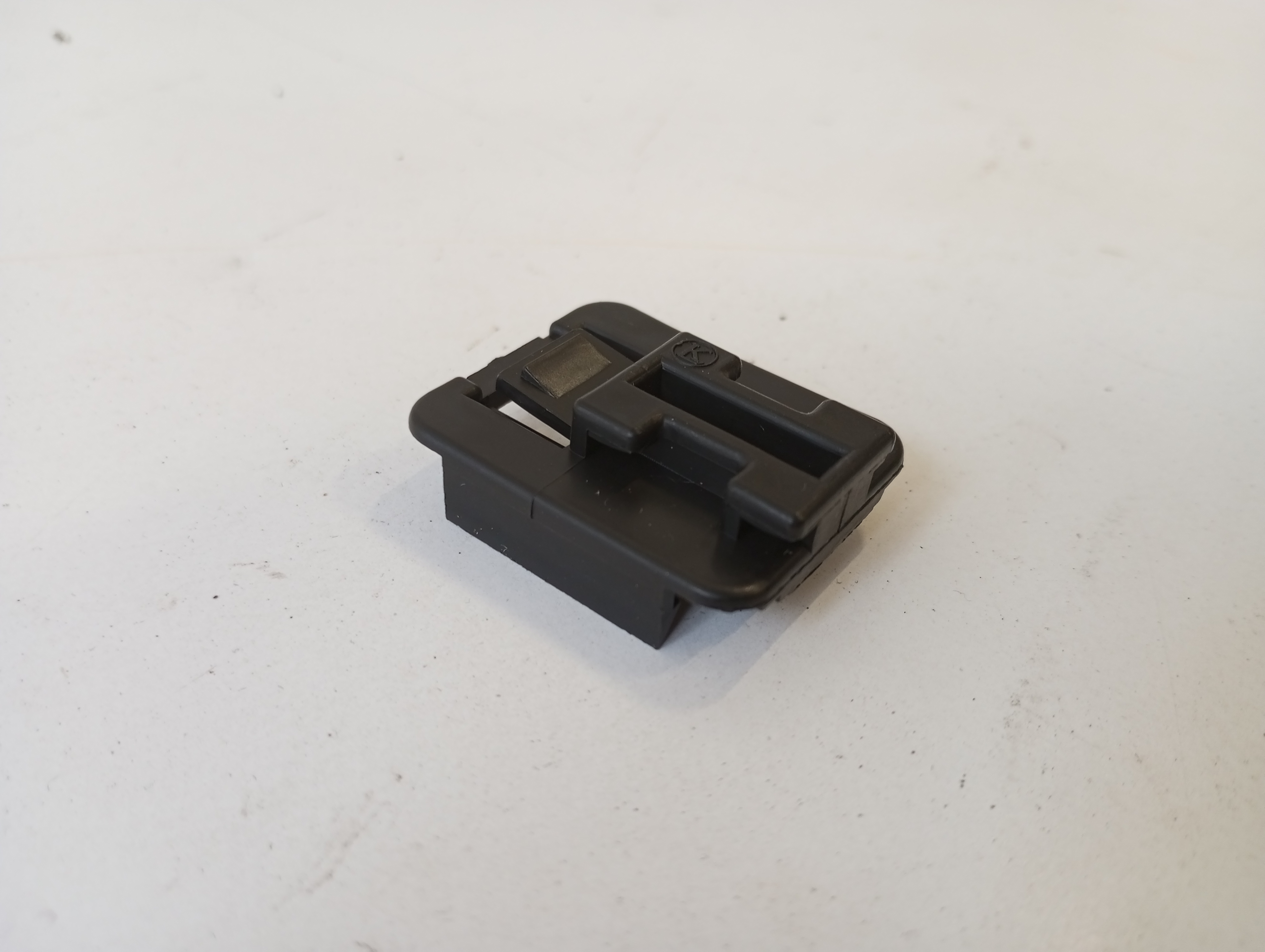 Gehäuseoberteil Mercedes-Benz Steckergehäuse Deckel A0095453328 A0095453028 zu Kontaktträger A0065458028 A1235450628 A0065457828 A0115455028
