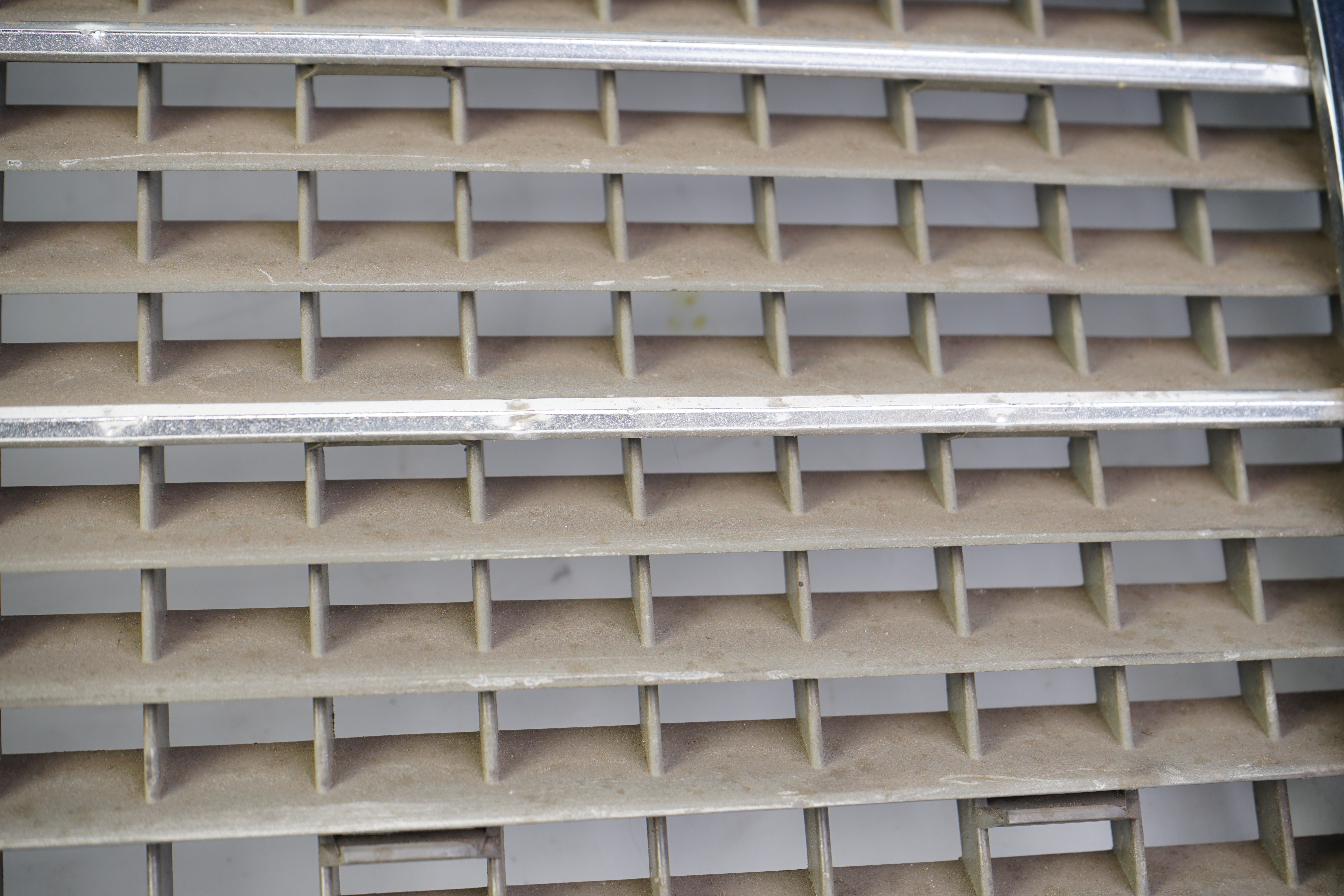 Rahmen Kühlerverkleidung W124 E-Klasse 200-500E Vor MOPF Chromrahmen Frontgrill Kühlergrill A1248800783