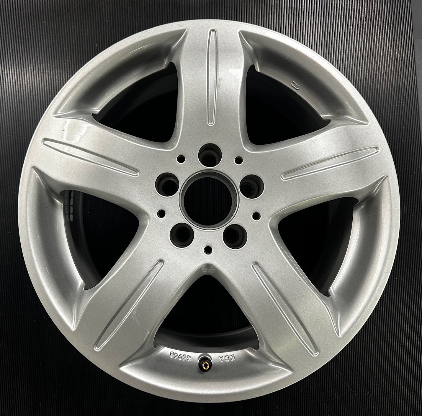 Leichtmetallfelgensatz Rial Typ DF807 Audi A4 B8 Mercedes-Benz W164 W204 W212 W245 W251 W638 W639 Vito Viano uvm. Traglast 880kg Rial 8Jx17H2 ET48 5/112/66,6 KBA 46948 M3 Typ DF807