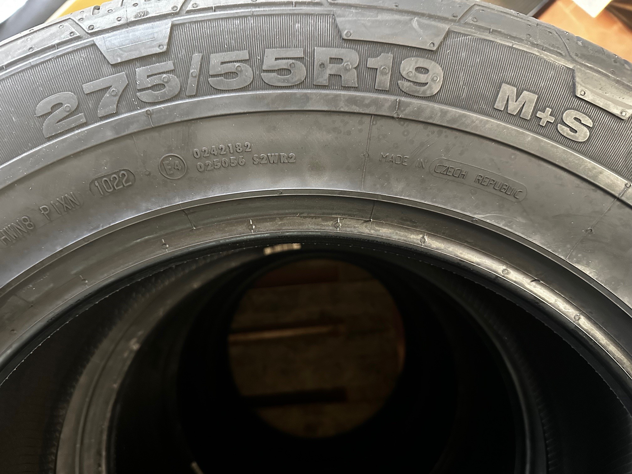 Sommerreifen CONTINENTAL 4x4 Contact 275/55R19 111V M0 FR ML Mercedes-Benz G-Klasse G-Modell W463 GL X164  DOT1022 27555R19 111V FR ML OEM-Kennung M0 Q44002111067A