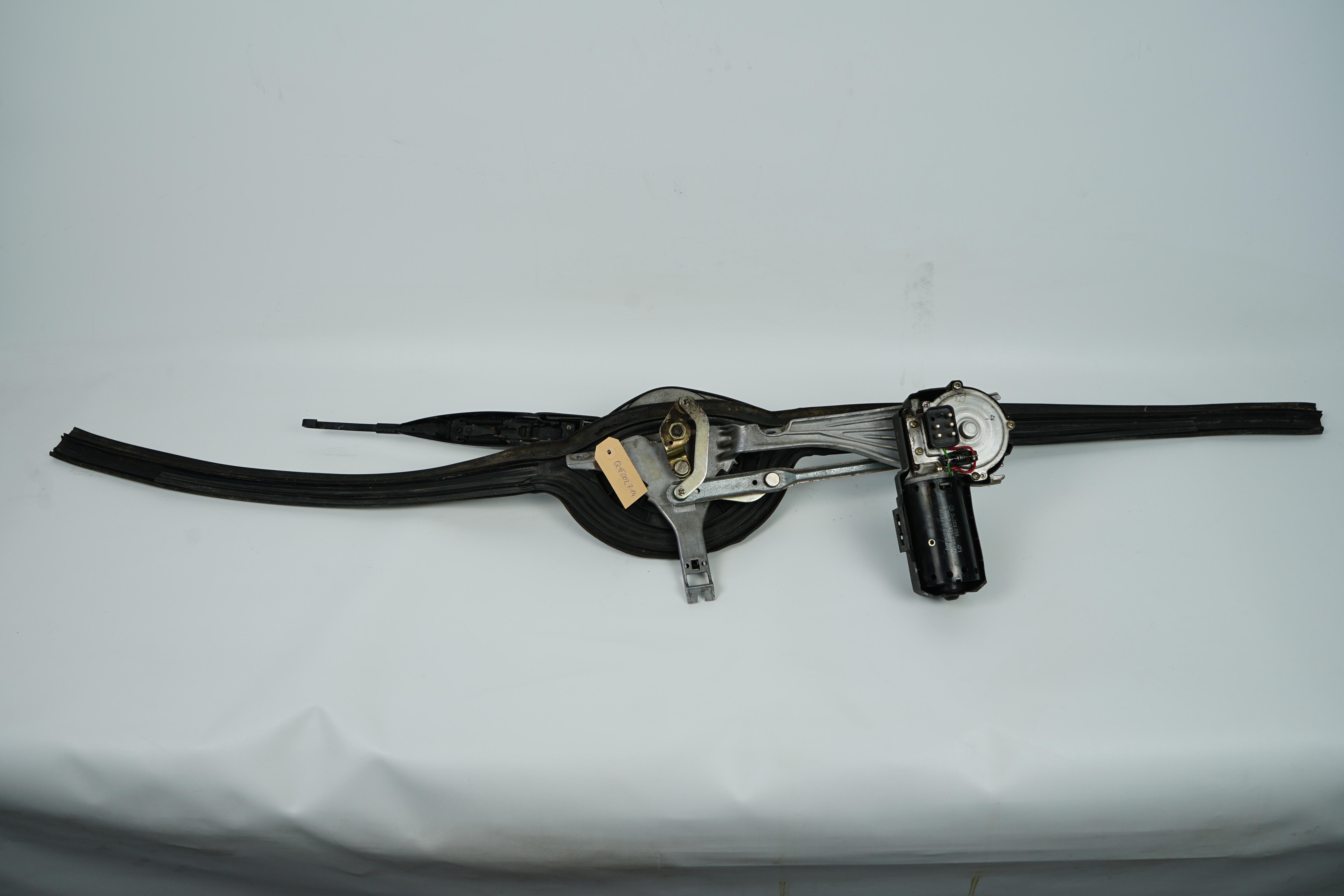 Wischergestänge Mercedes-Benz A124 C124 S124 W124 Wischergestänge mit Motor A1248202507