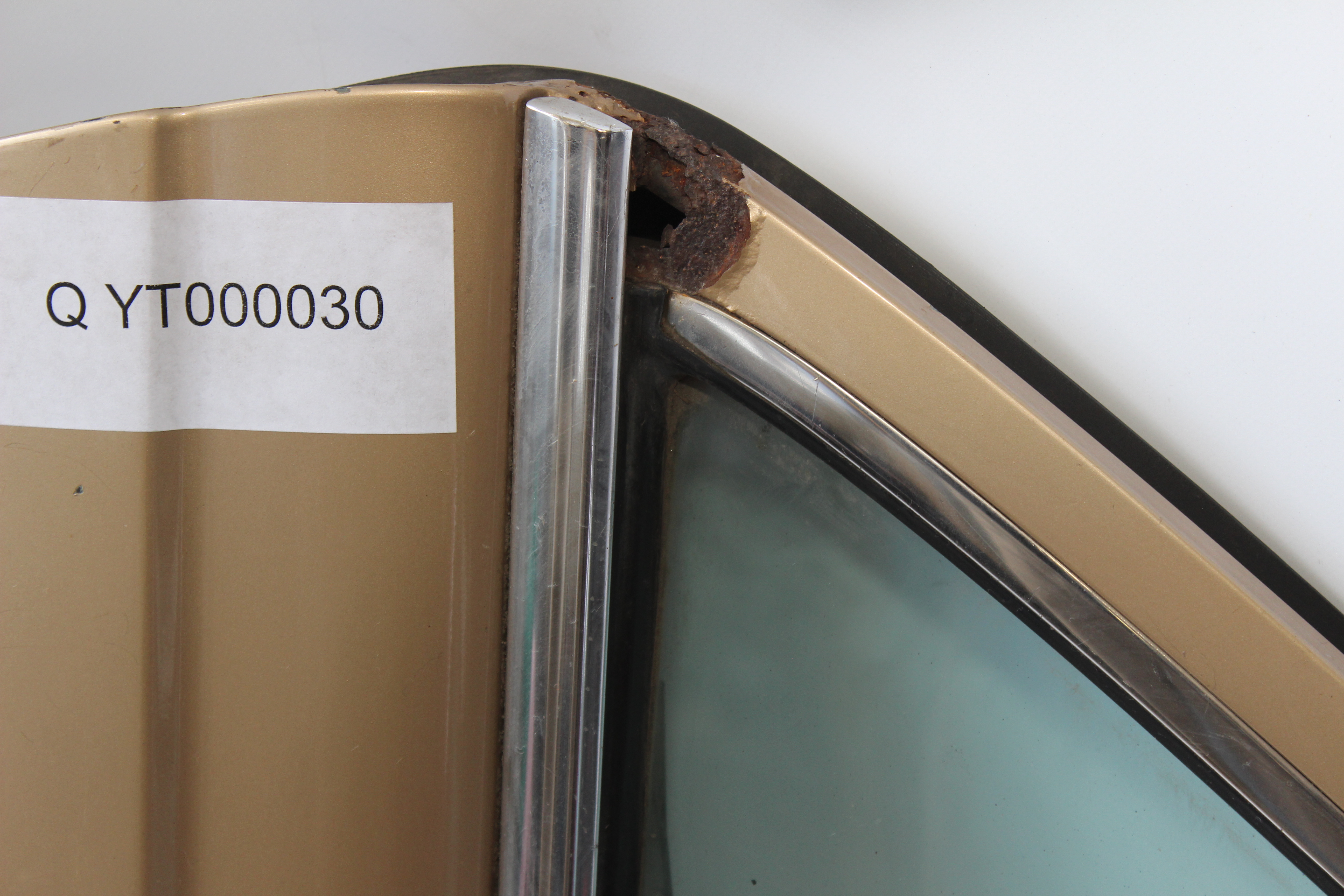 Fondtür rechts W123 Limousine Tür hinten rechts A1237300705 champagner 473