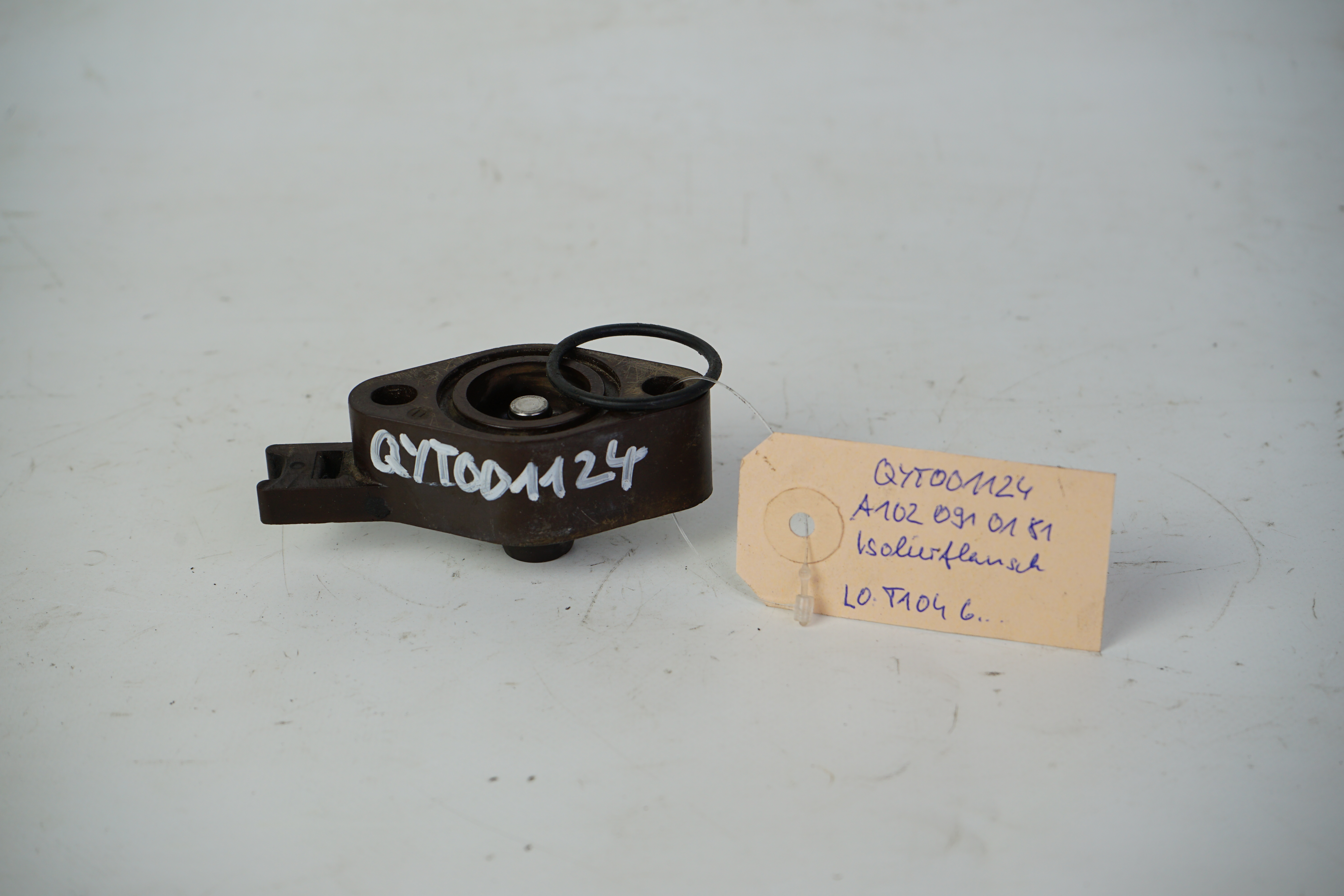 Zwischenflansch M102.922 924 945 946 W124 200 W201 190 2.0 Flansch Kraftstoffpumpe Vergaser 190 2.0 A1020910181 A1020900144 A1020900244 A1020900444