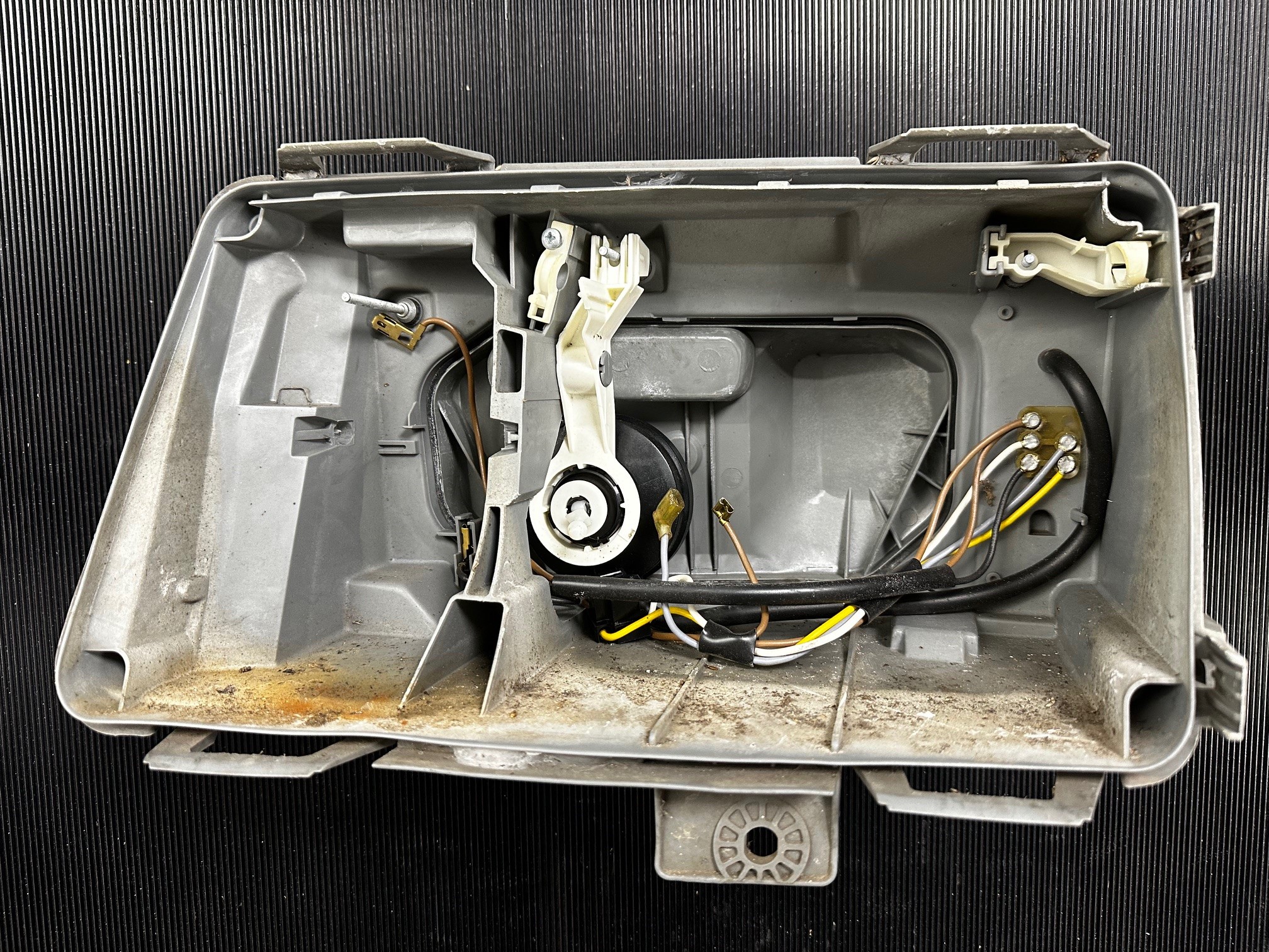 Leuchteinheit links Hella Mercedes-Benz A124 C124 S124 W124 E-Klasse Cabrio Coupé Limousine T-Modell Kombiwagen Mopf 2 A1248203357 A1248209359 Hella 1EJ007219-051/ Hella-Gehäuse 138973