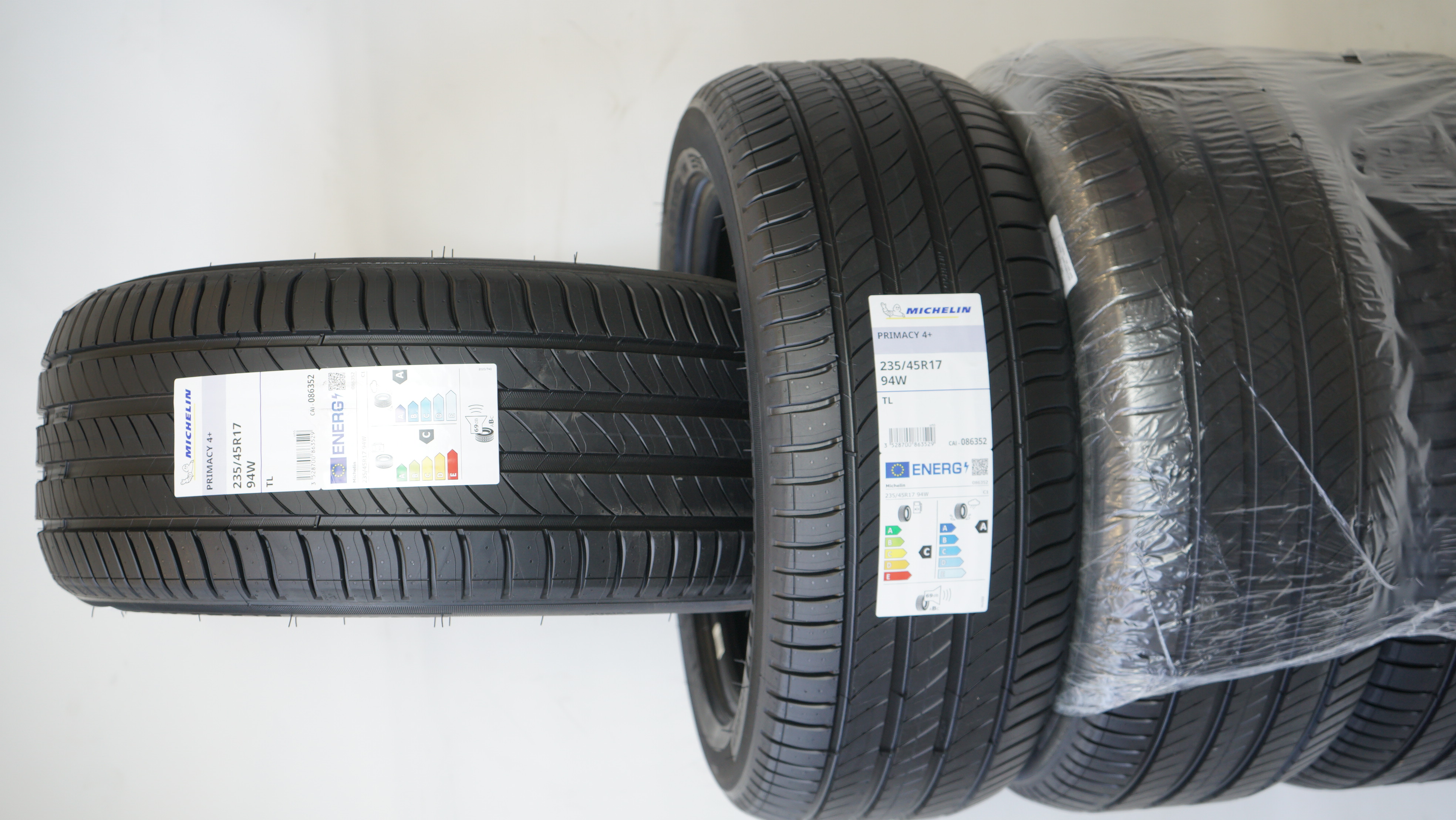 Sommerreifen MICHELIN Primacy 4+ 235/45R17 94W (C, A, B, 70dB) Mercedes-Benz W210 E-Klasse uvm. 23545R17 94W