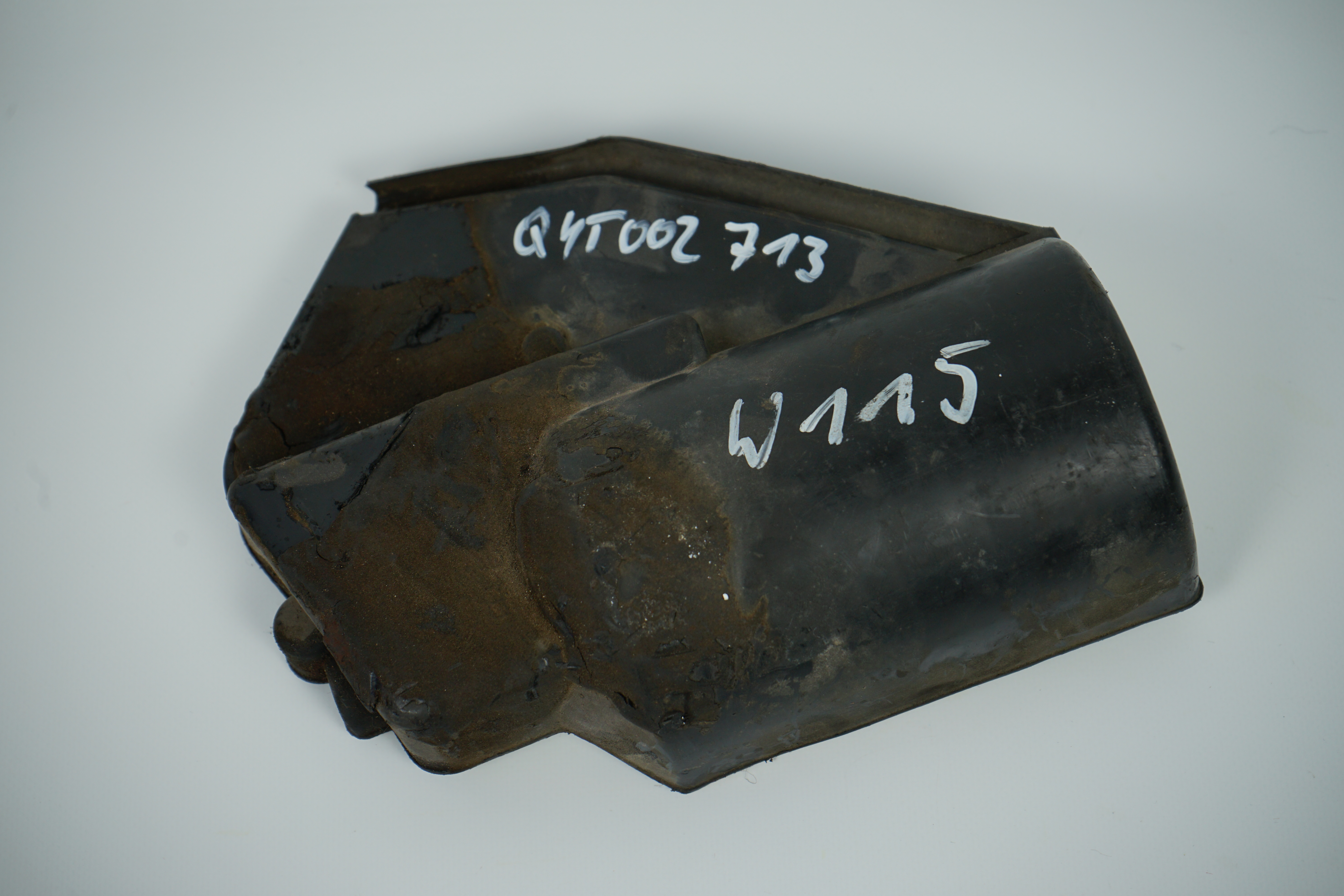 Hülse Abdeckung Mercedes-Benz W114 W115 Kappe für Elektromotor Wischeranlage A1158240099