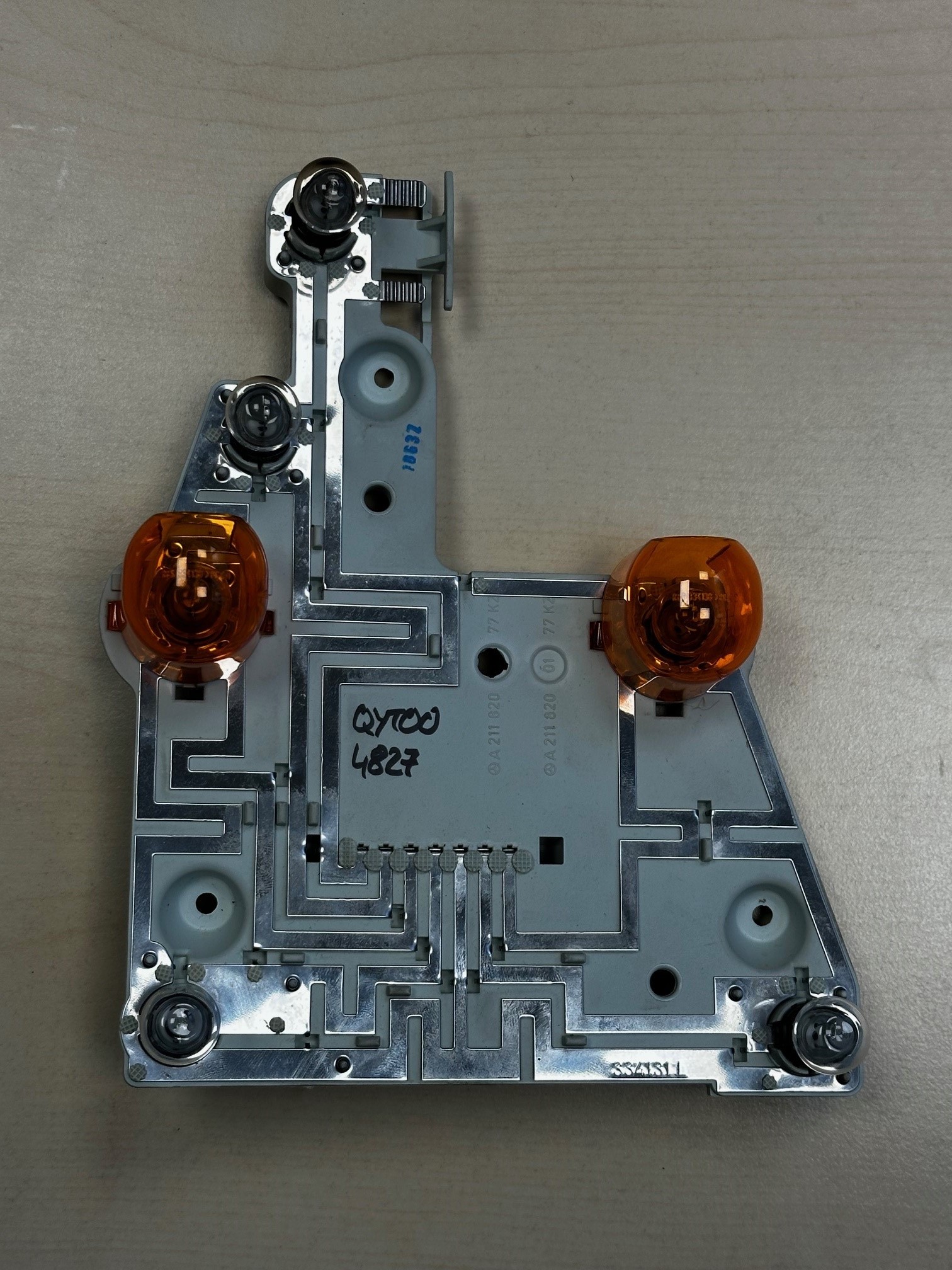 Lampenträger Heckleuchte links Mercedes-Benz W211 Limousine Classic Elegance Lampeneinsatz Schlussleuchte rechts A2118200177