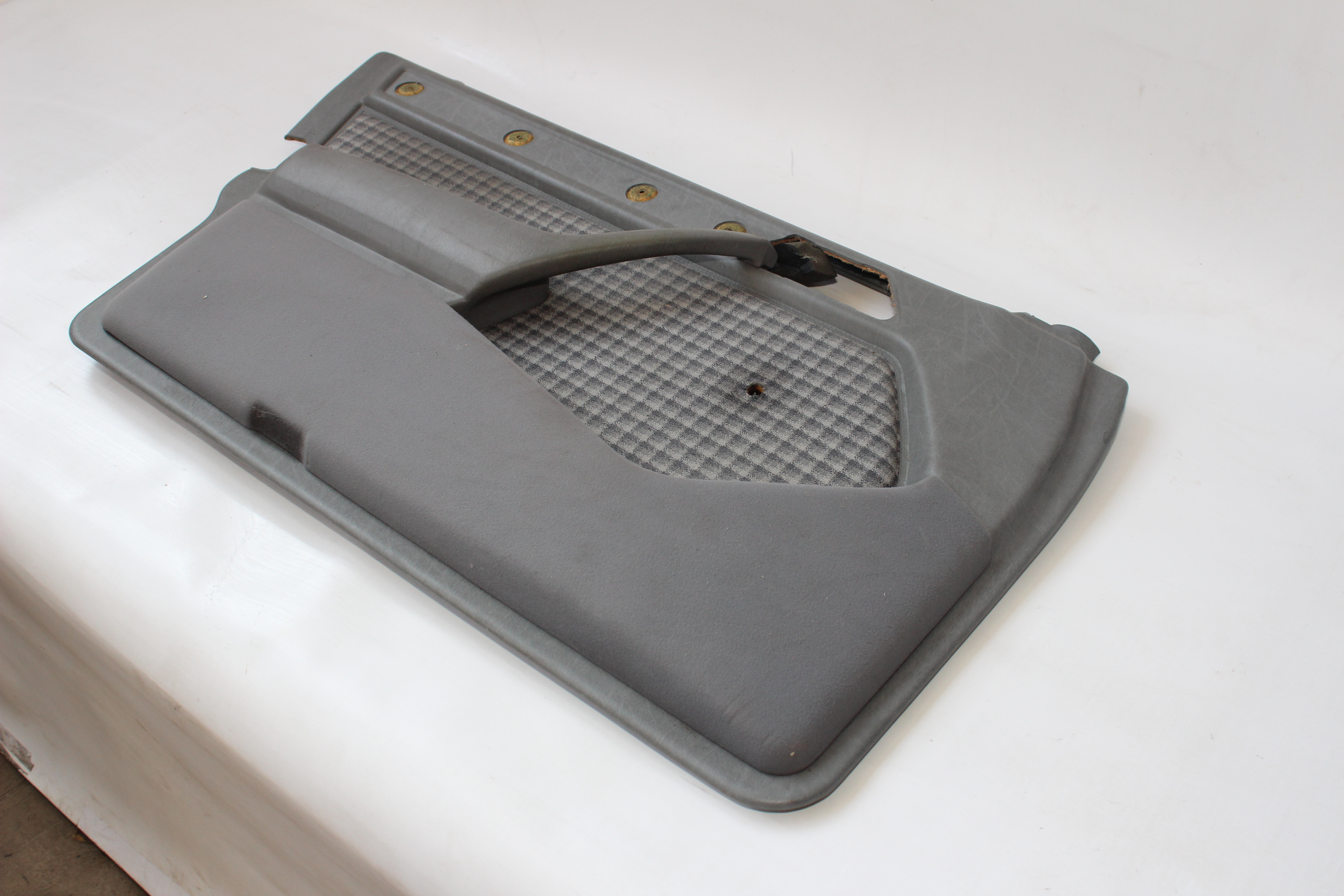 Türverkleidung Stoff Karo grau Fahrertür links Mercedes-Benz S124 W124 Tür vorn links A1247205770 7228 A1247205770 7C28 A1247205770 7C87