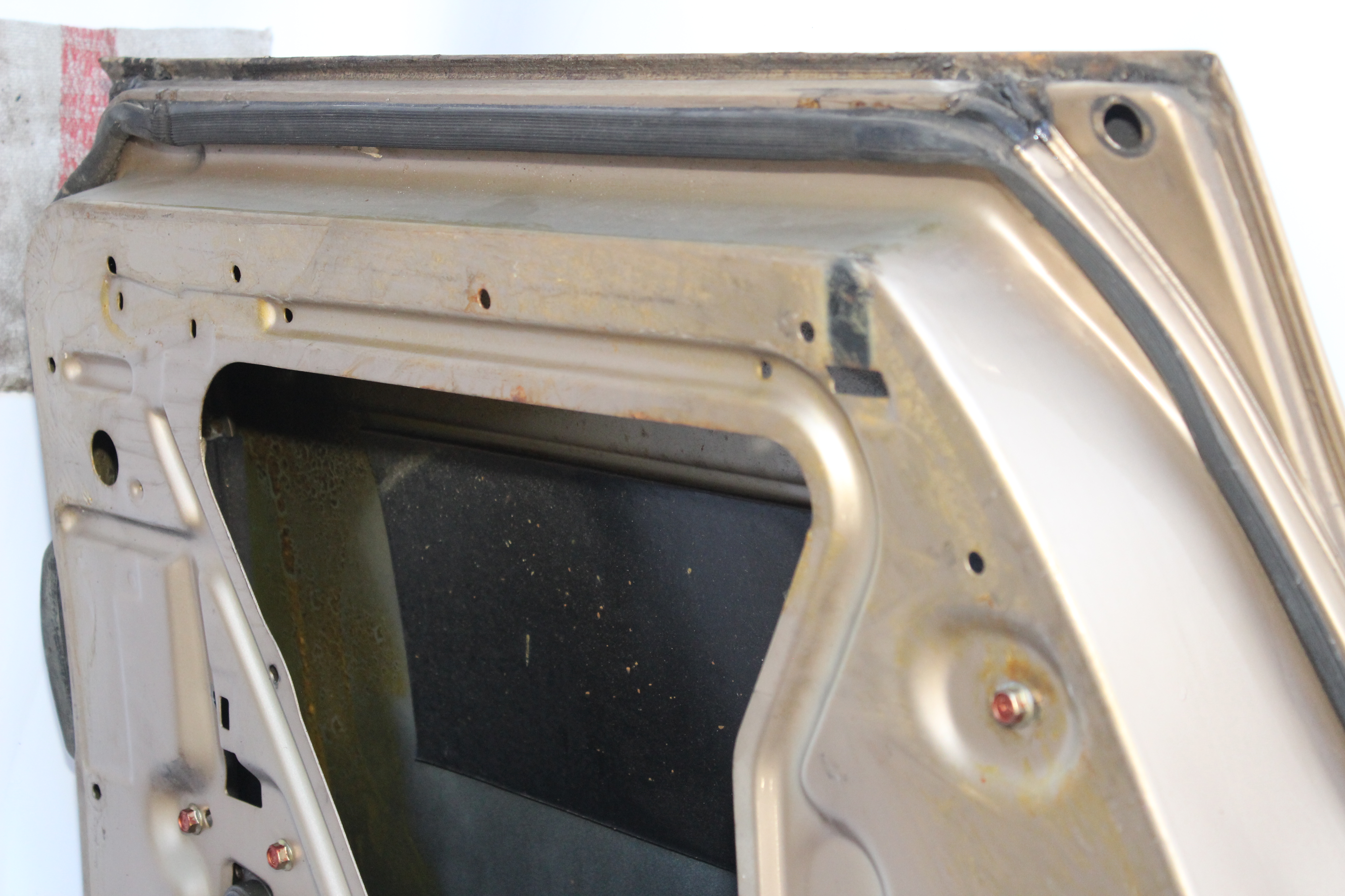 Fondtür links W123 Limousine Tür hinten links A1237300705 champagner 473