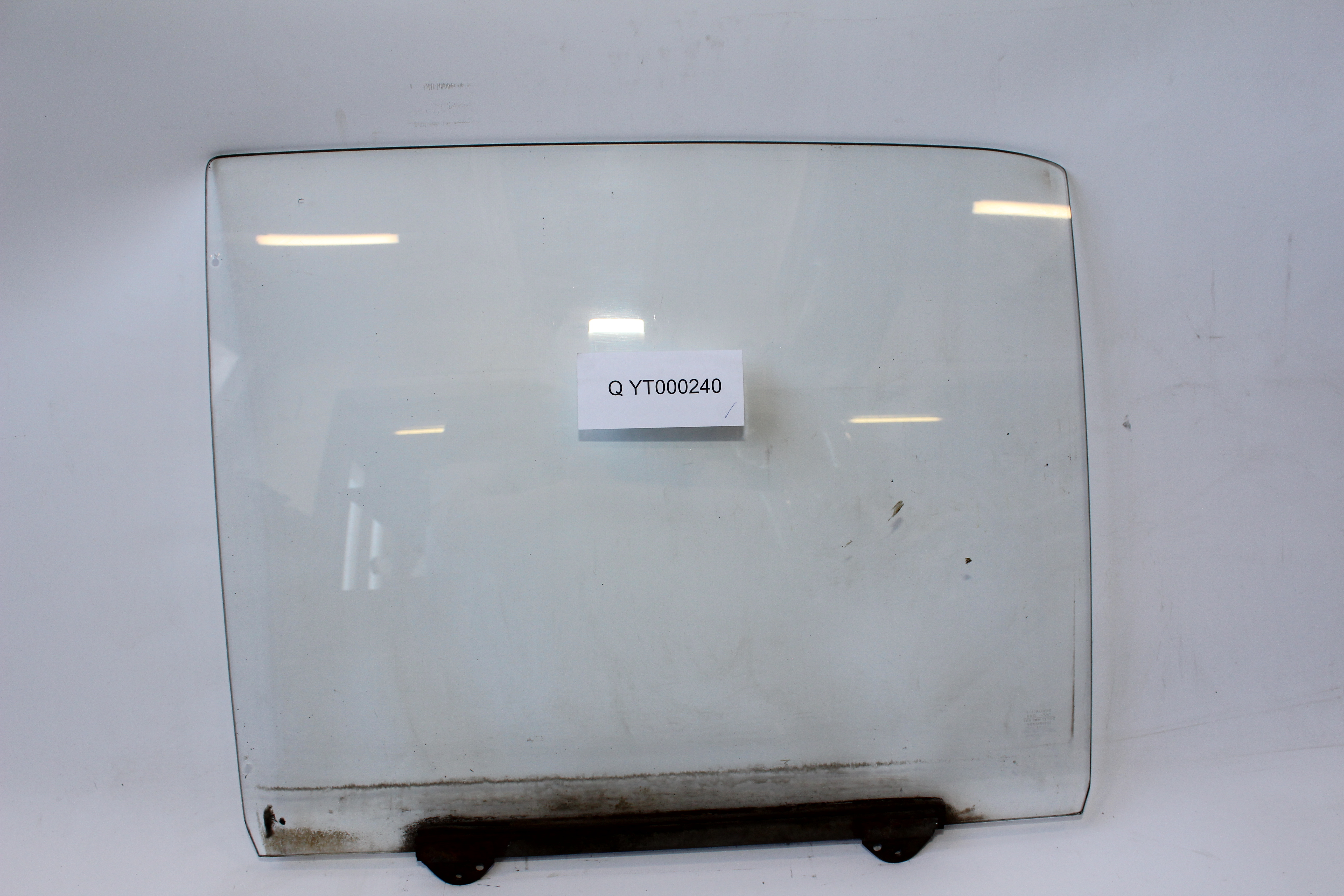 Kurbelfenster klar Tür hinten links W114 W115 Strich acht /8 Tür hinten Seitenscheibe Fondtür links A1157301518 A1157350510