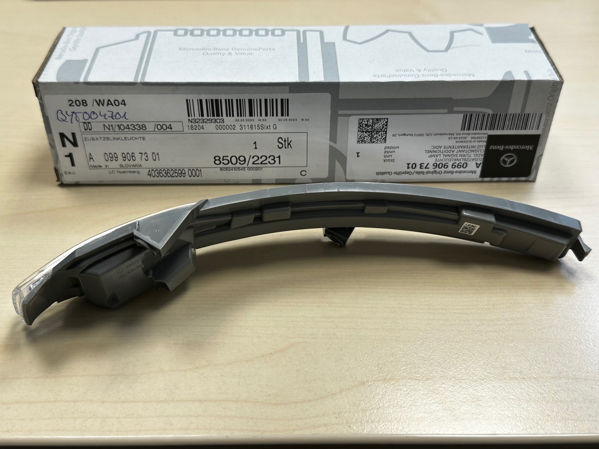 LED-Blinkleuchte Spiegel vorn rechts W167/ W205/ W217/ W222/ W253/ W293/ W294/ W296/ W447/ W448/ W463 Zusatzblinkleuchte im Außenspiegel rechts ohne Beheizung A0999067301