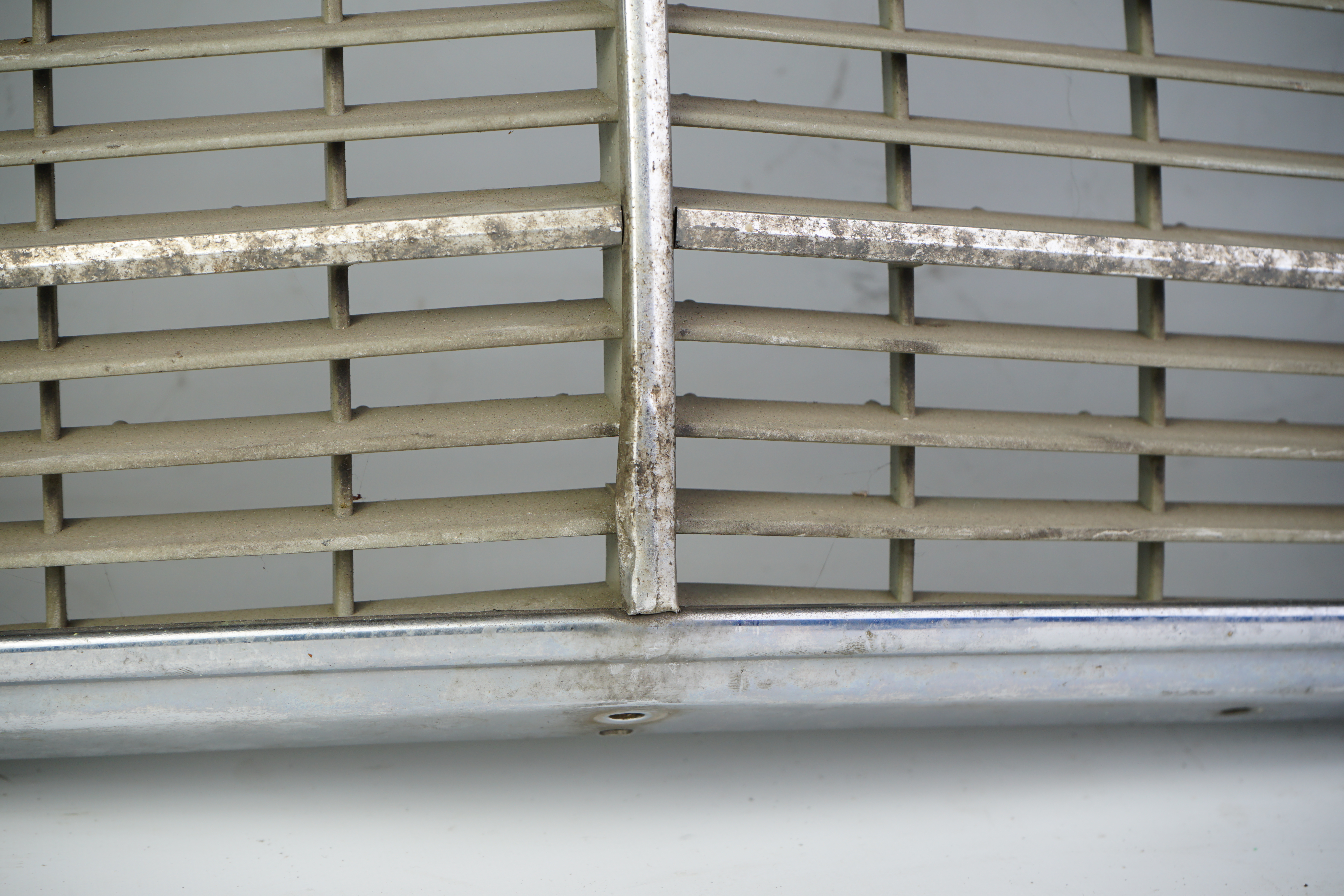 Rahmen Kühlerverkleidung C123 S123 W123 Grill Frontgrill Kühlergrill A1238800183