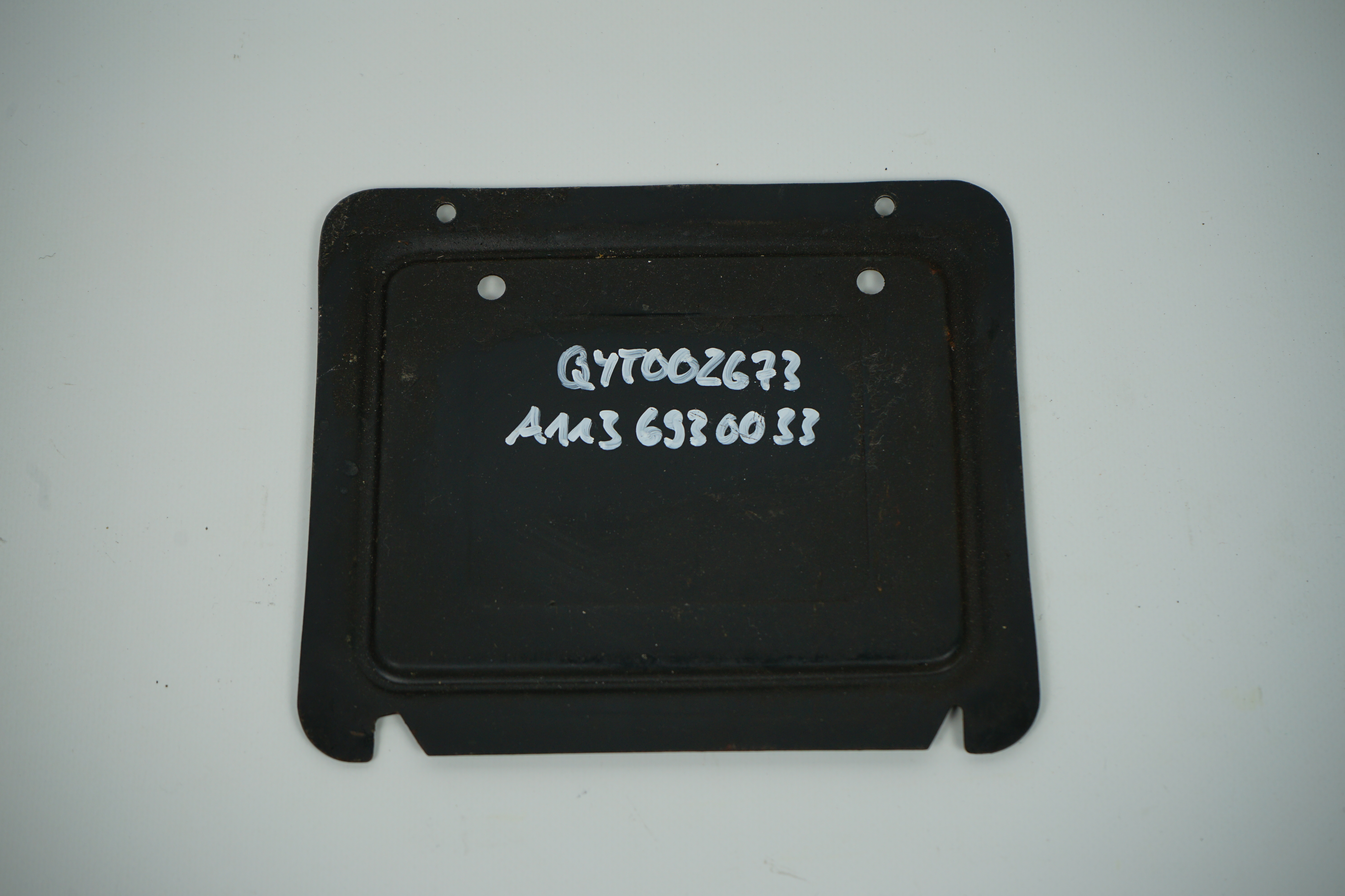  Abdeckung Heckstehwand Mercedes-Benz C107 R107 W113 W116 Abdeckung Heckmittelstück A1076930430 A1136930033