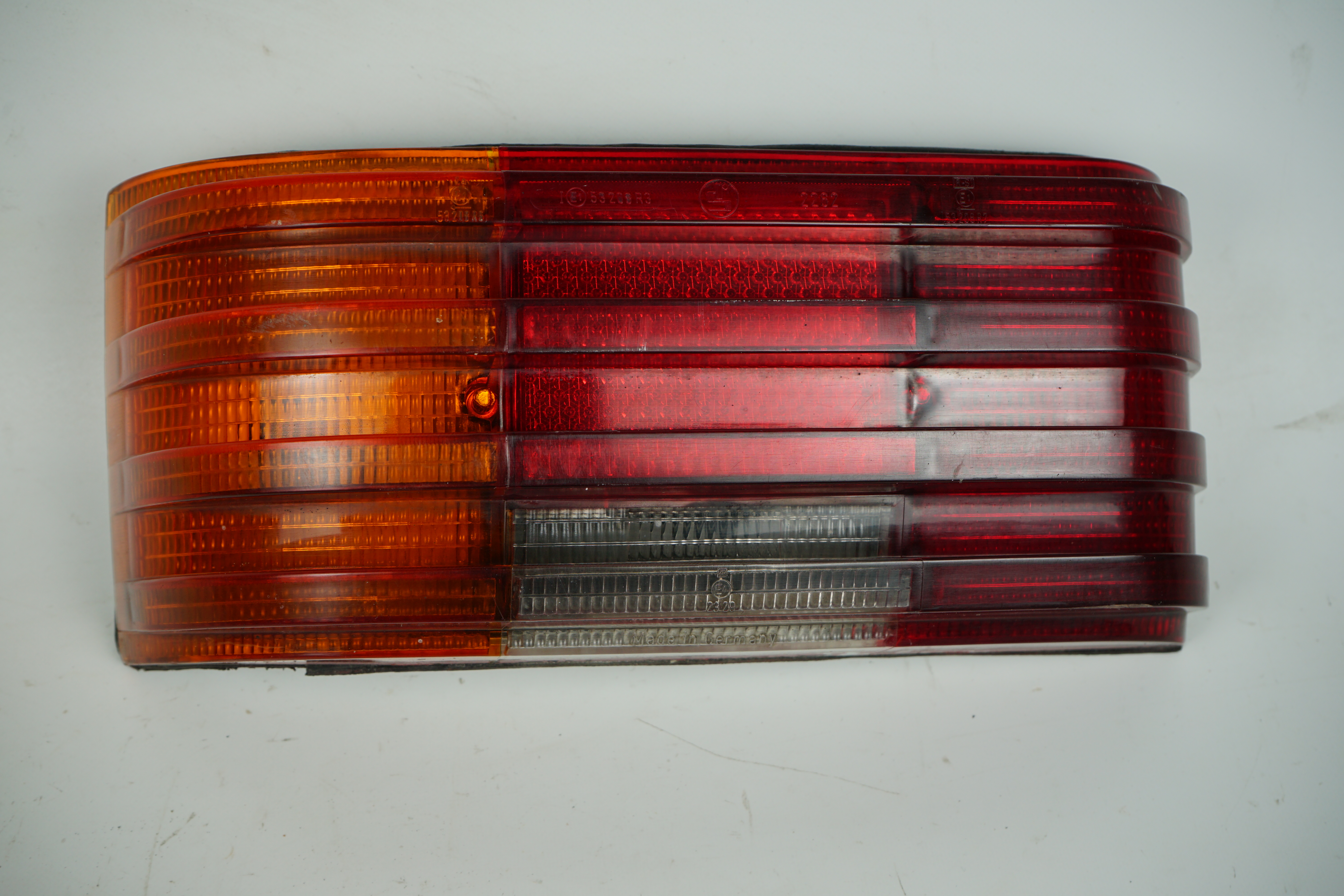 Schlussleuchte links Mercedes-Benz W114 W115 /8 Strich Acht Coupé Limousine 2.Serie Rückleuchte links fahrerseitig A1148200164 A1148200964 A1148201764 226201-0 A1148200967