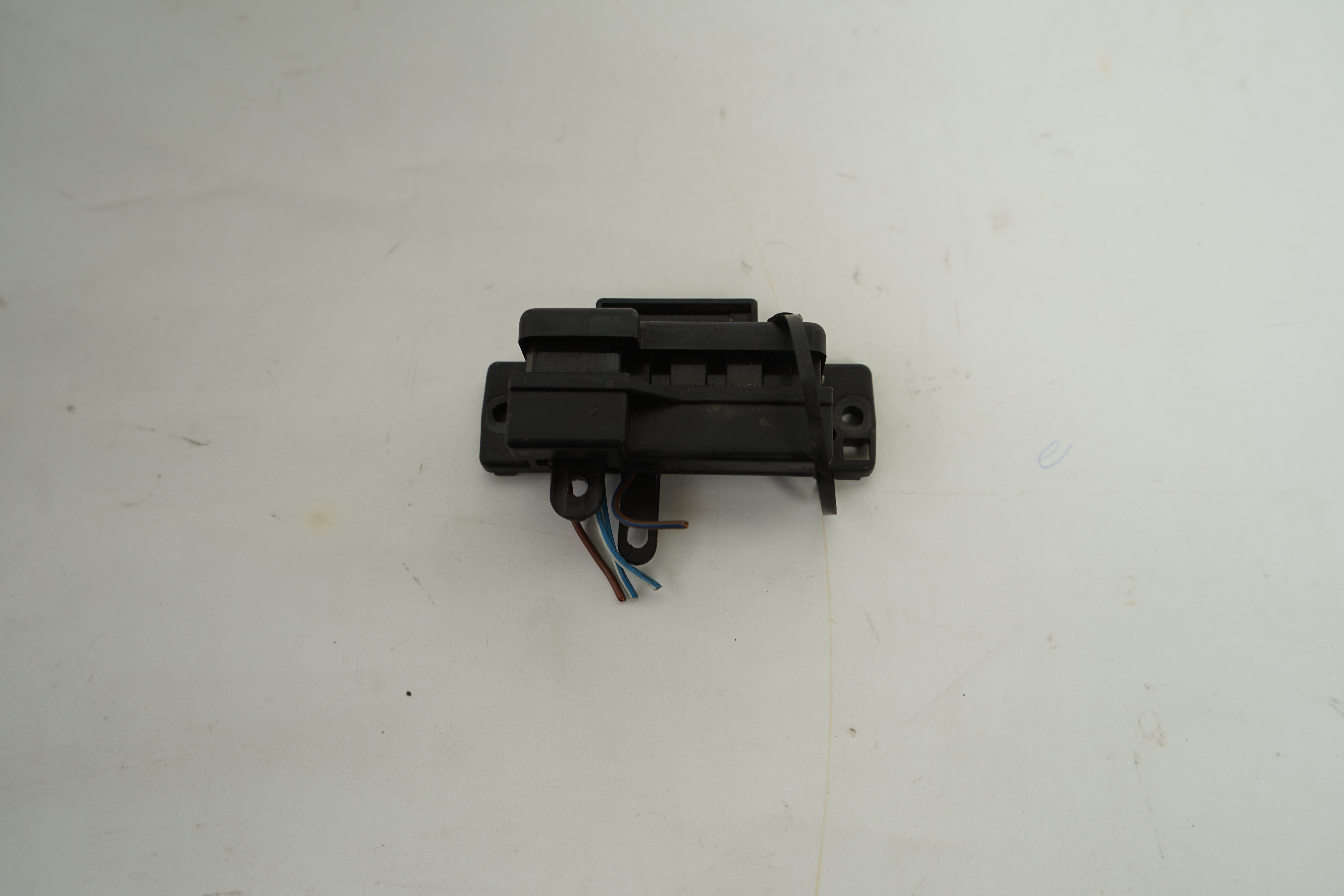 Halter Diagnosedose Mercedes-Benz R107 W124 W126 W201 W463 Halter Prüfstecker Test Diagnose 8-Pin A1265455640 A1265459740