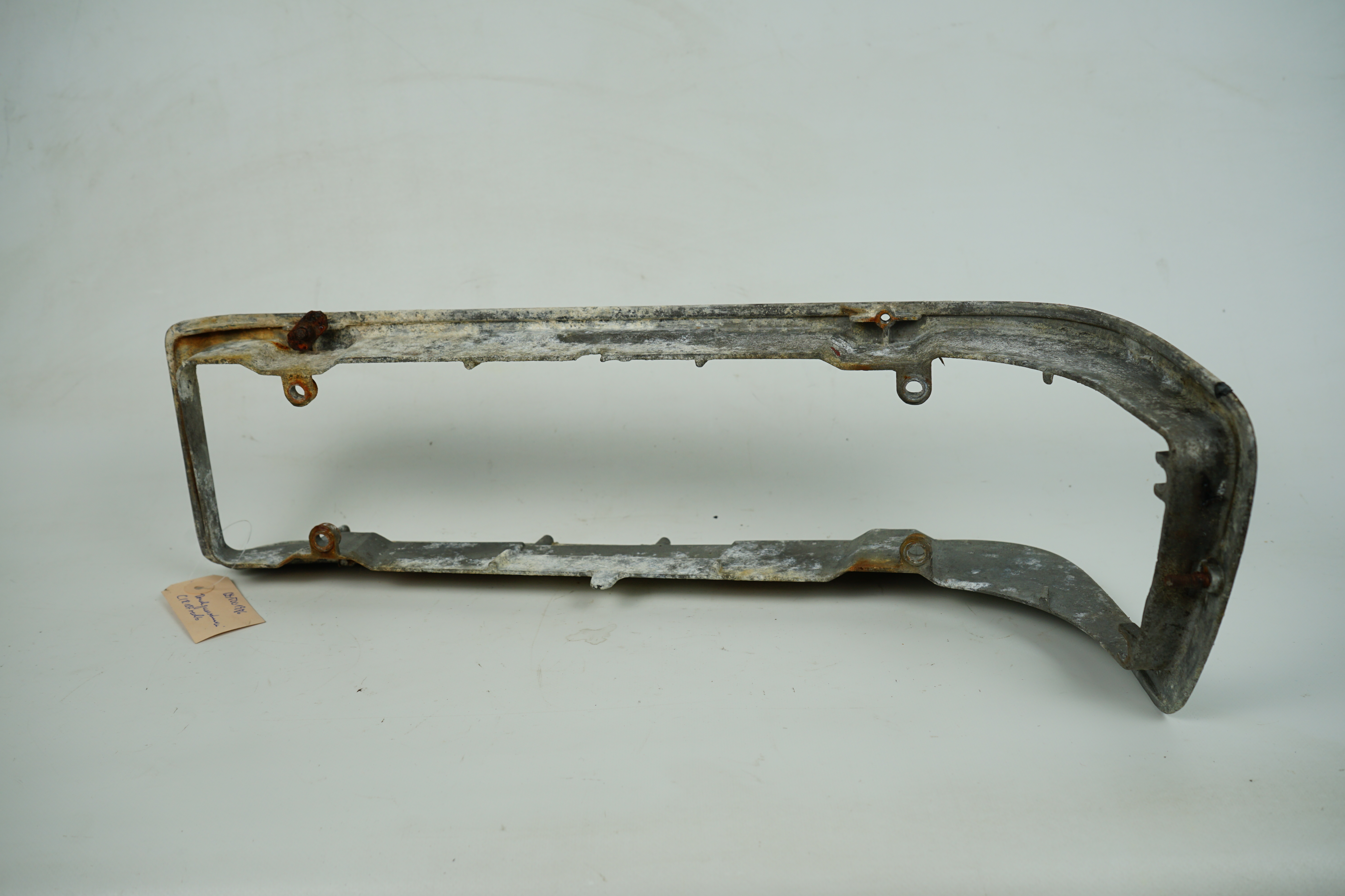Druckgussrahmen Heckleuchte rechts Mercedes-Benz R107 C107 SL SLC Cabrio Coupé Aluminiumrahmen Rückleuchte Lampengehäuse Rückleuchte rechts *A1078203864 A1078201664 A1078204264
