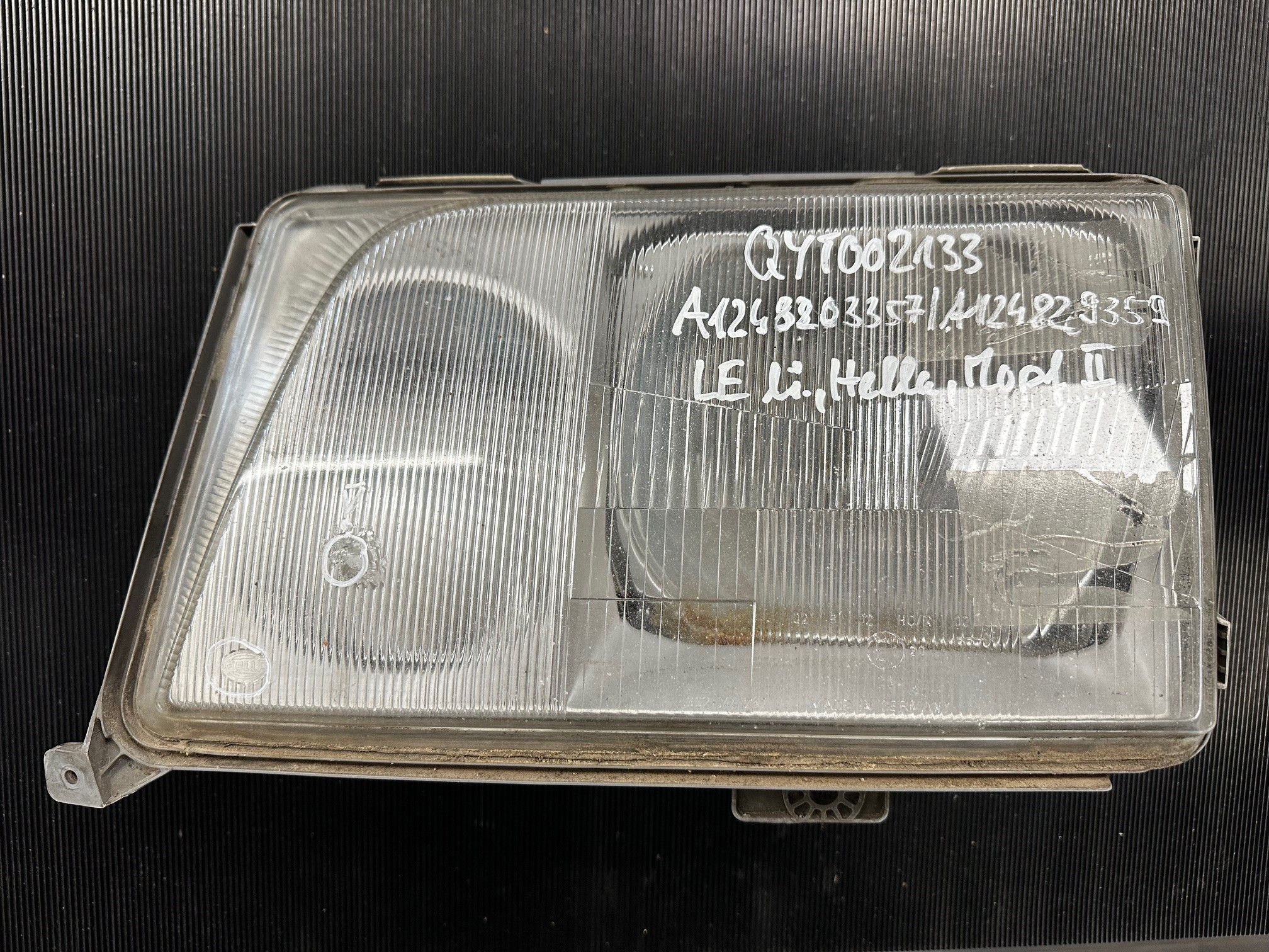 Leuchteinheit links Hella  Mercedes-Benz A124 C124 S124 W124 E-Klasse Cabrio Coupé Limousine T-Modell Kombiwagen Mopf 2 A1248203357 A1248209359 Hella 1EJ007219-051 A1248205566