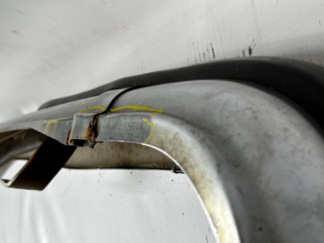 Stoßstange vorn mit ScheinwerferreinigungsanlageMercedes-Benz C123 Coupé 230C CE 280 C CE W123 Limousine 280E mit SWRA A1238800970 A1238800270 A1238800370/ A1238800470