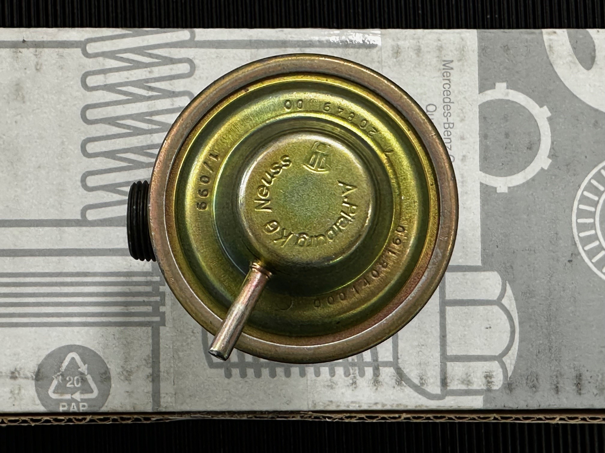 AGR-Ventil Mercedes-Benz V8 Achtzylinder Motor M116 M117 C/R107 123 W124 W126 W461 W463 W464 Ventil Abgasrückführung A0001408160 A0001409760 Pierburg 7.20849.00 72084900