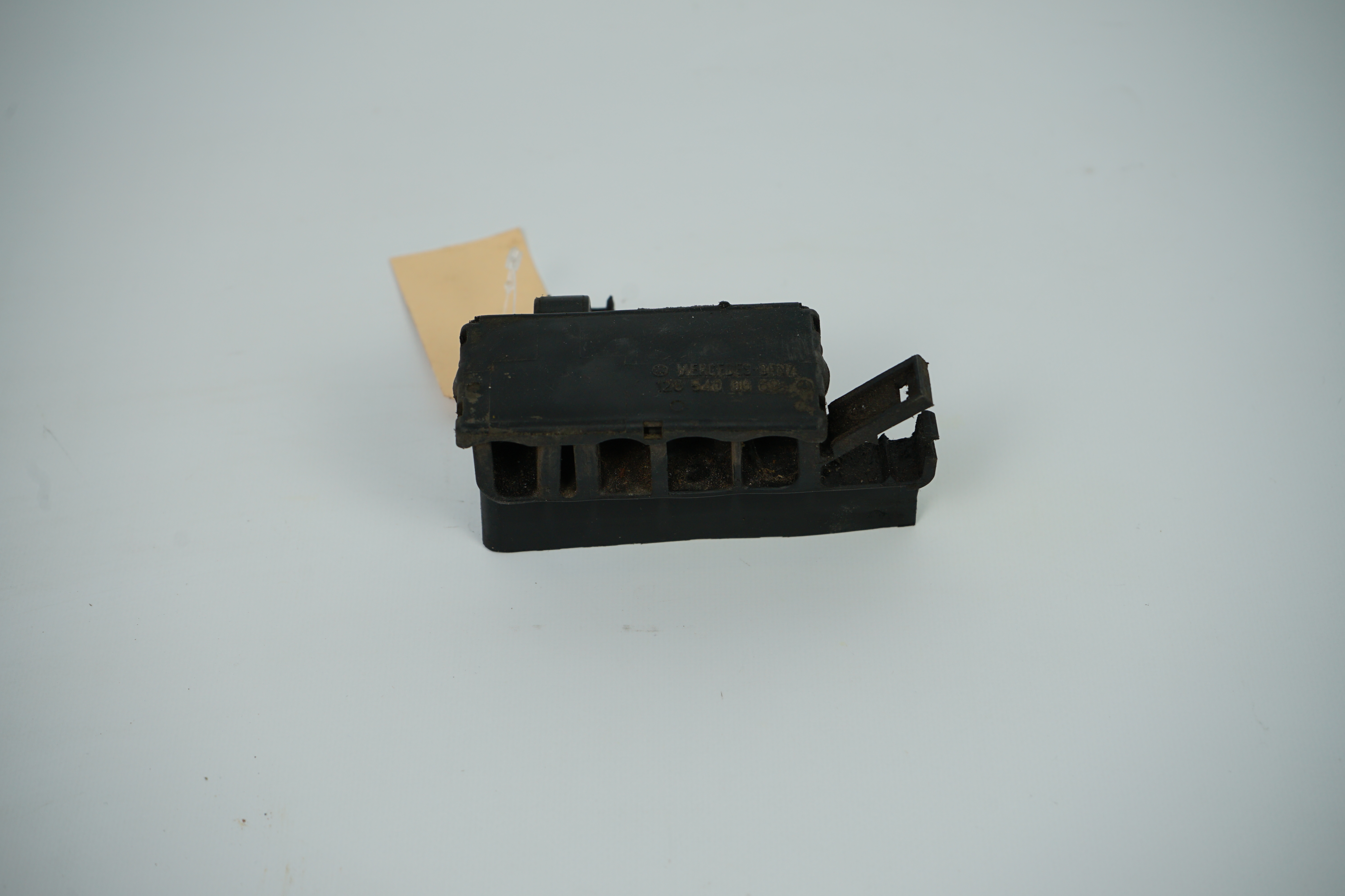 Lüsterklemme 4-polig Mercedes-Benz C126 W126 SE SEL SEC S-Klasse Lüsterklemme an Längsträger rechts A1265400069