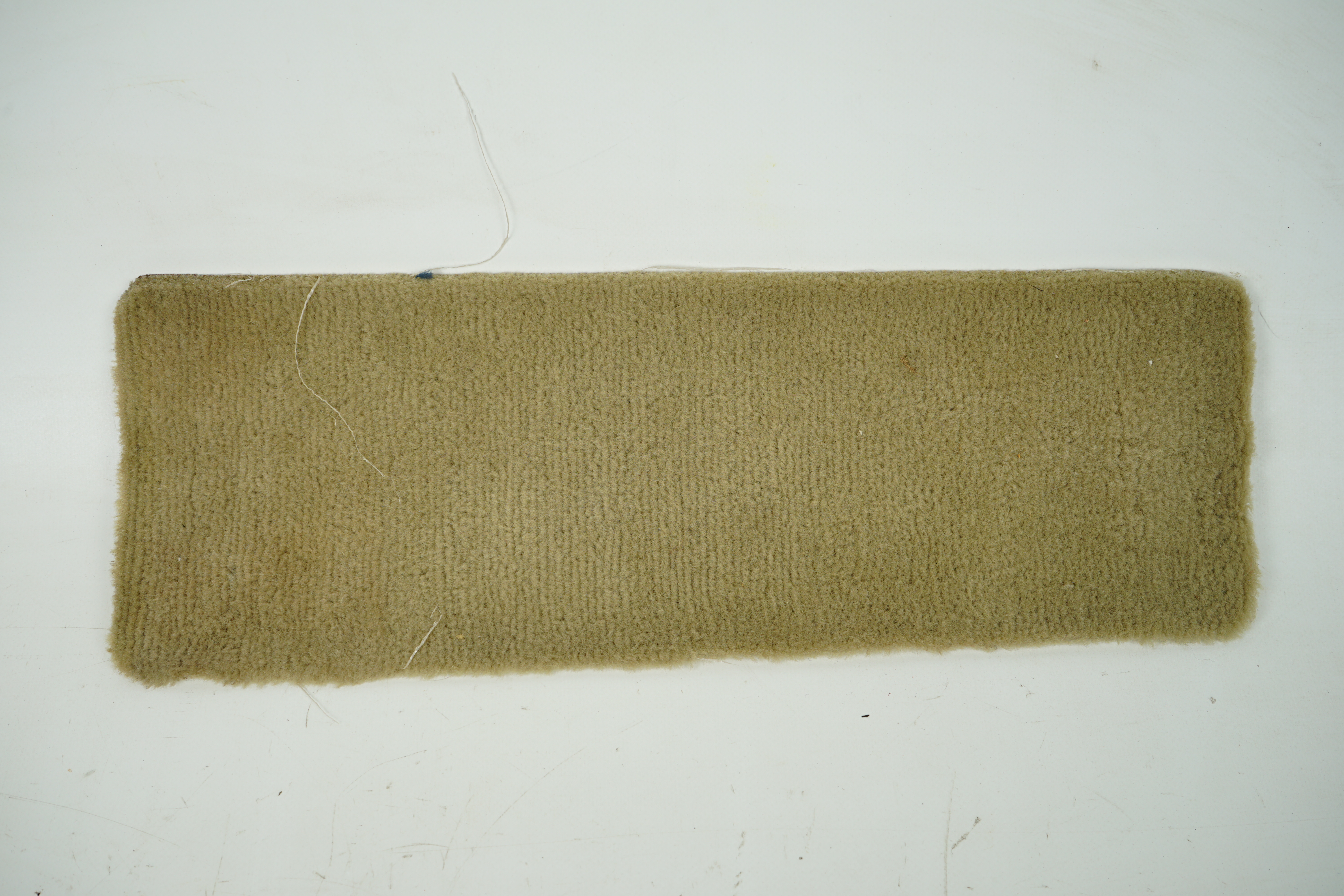 Belag creme Velours beige A124 C124 S124 W124 E-Klasse Teppich für Ablage in Mittelkonsole A1246830651 8424