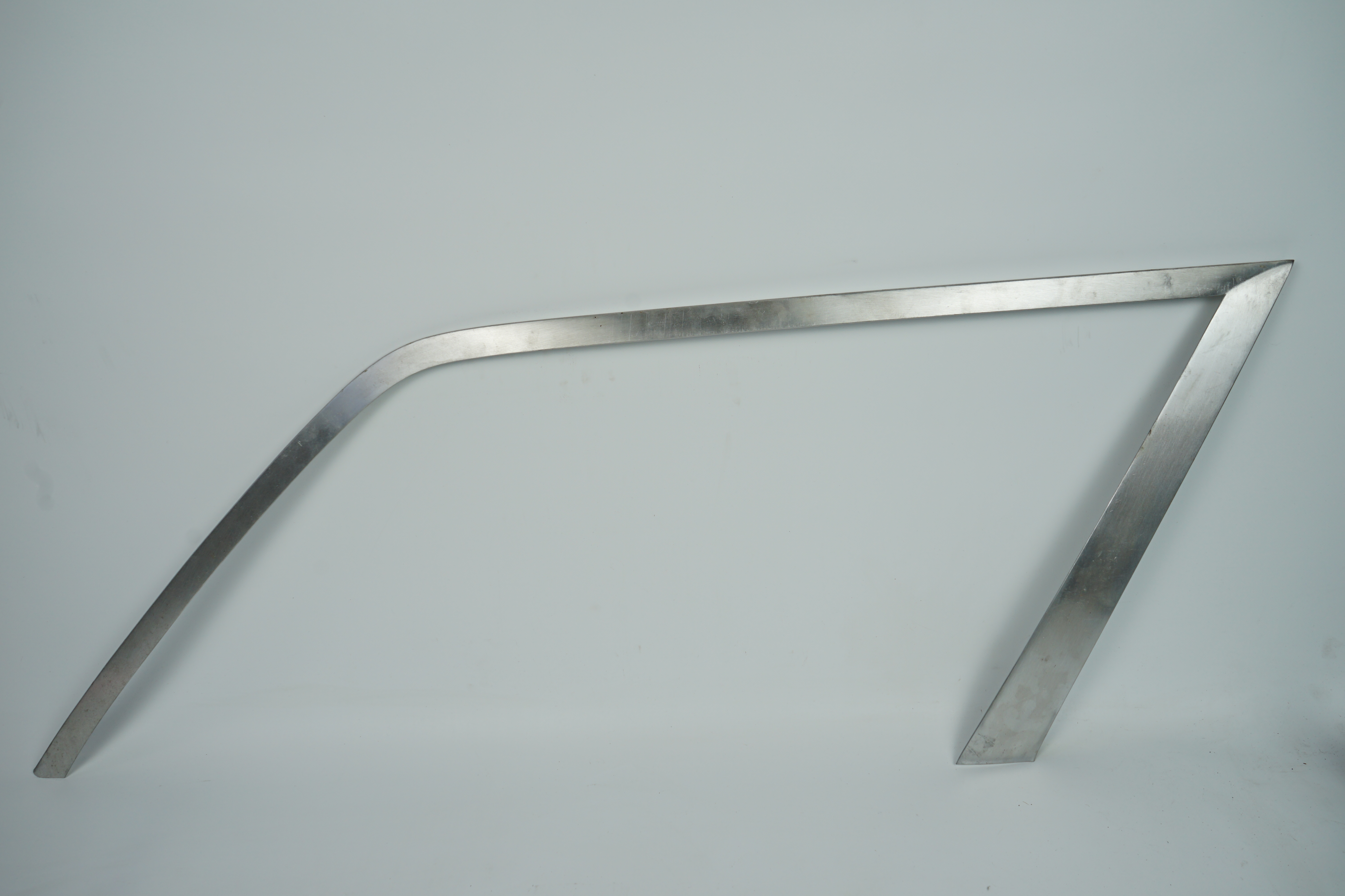 Fensterrahmen neu Seitenscheibe hinten rechts Mercedes-Benz S124 T-Modell Kombiwagen Fondseitenfenster Beifahrerseite A1246701422 nos