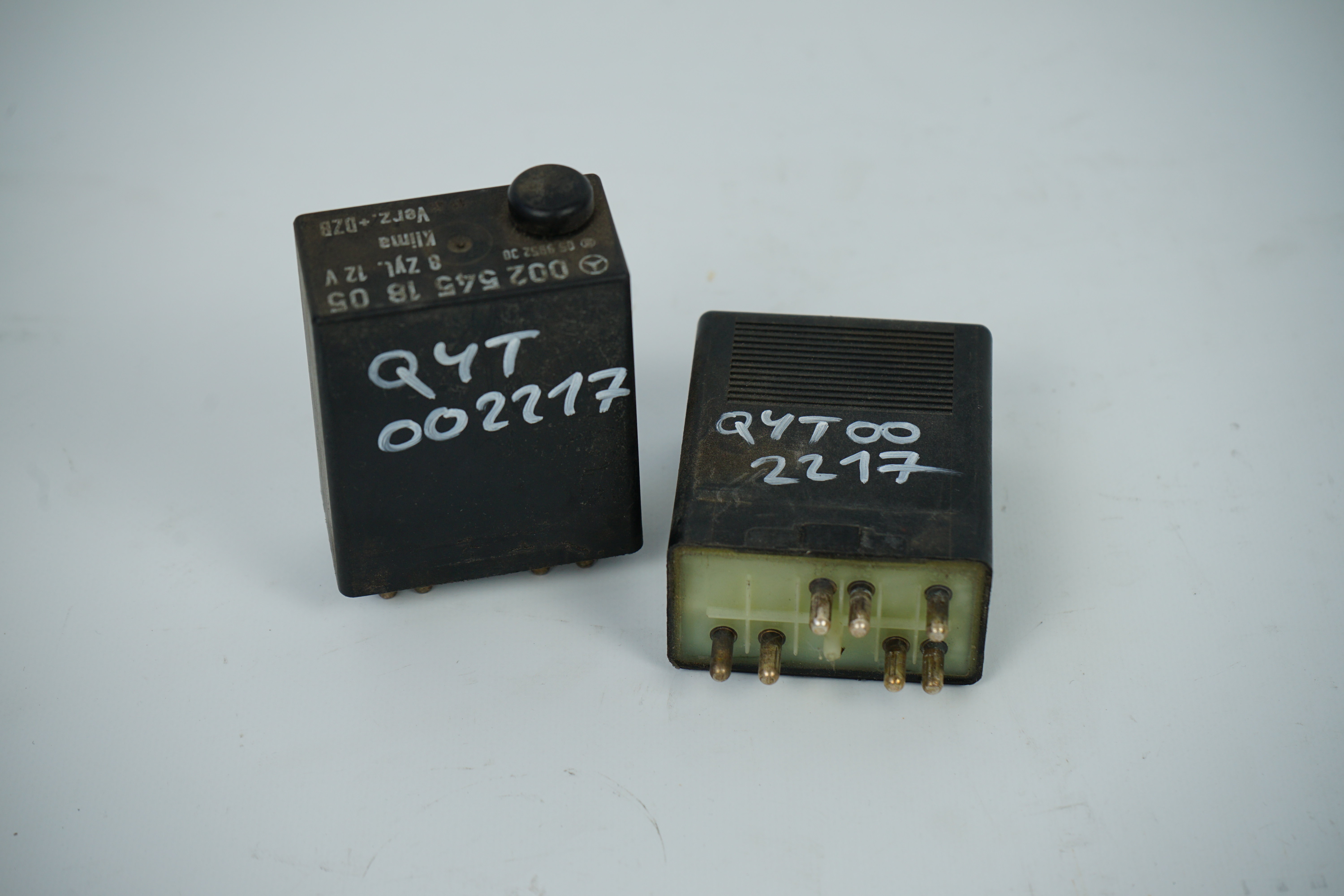 Relais Klima Verz.+ DZB Mercedes-Benz C107 SLC R107SL C126 SEC W126 W463 G-Modell Relais Kältekompressor A0025451805 "LK" 05995230 "S" 898408