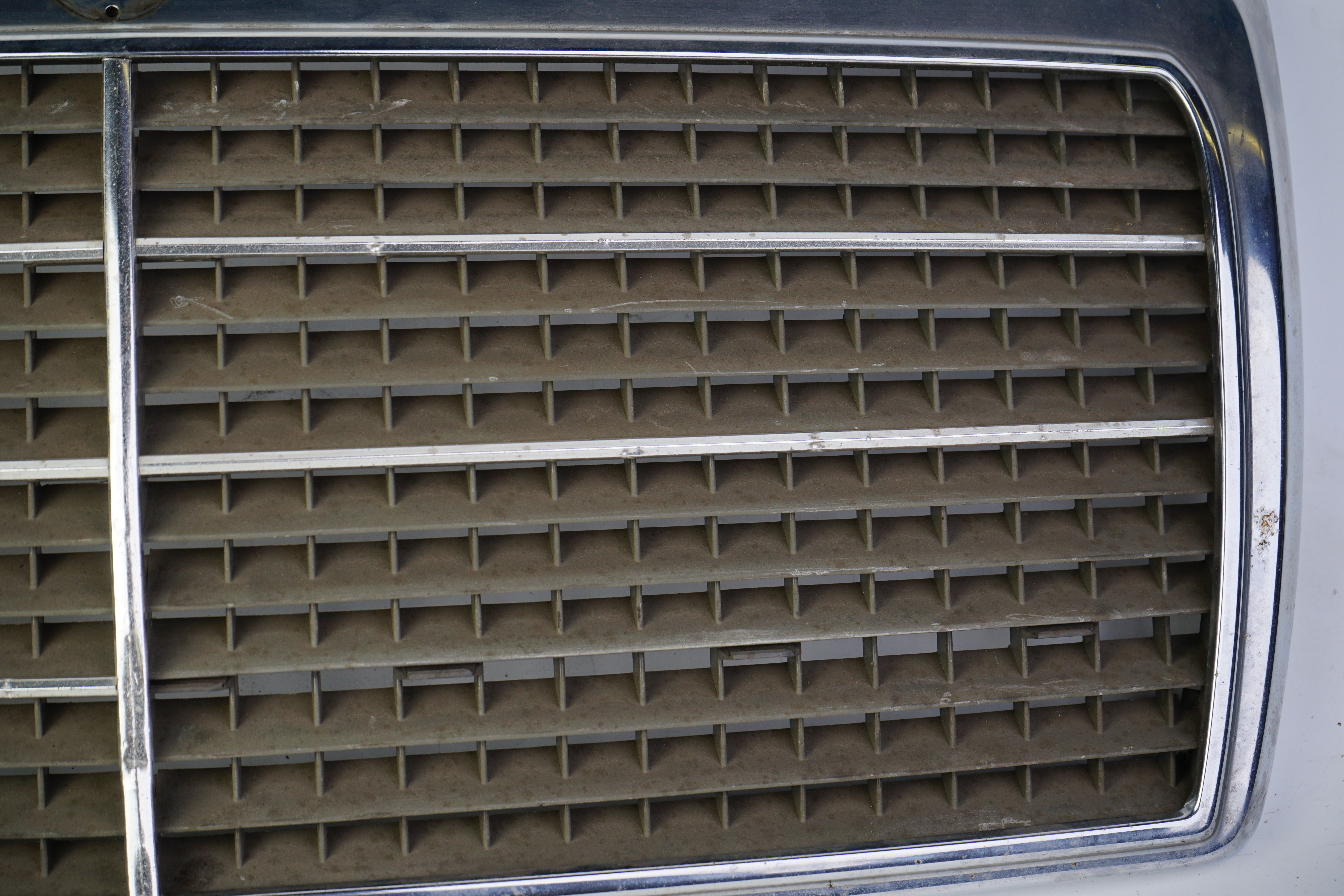 Rahmen Kühlerverkleidung W124 E-Klasse 200-500E Vor MOPF Chromrahmen Frontgrill Kühlergrill A1248800783