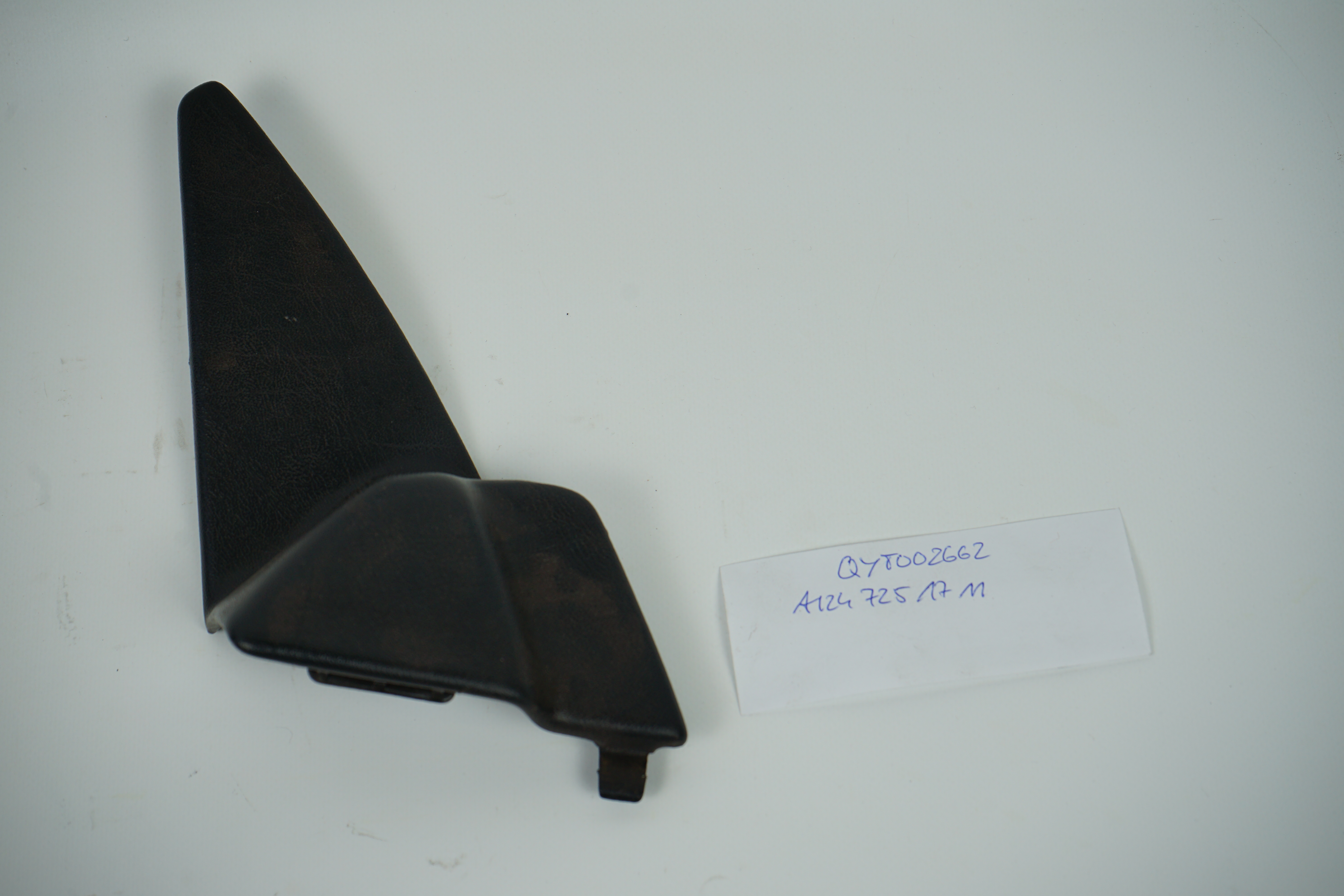  Abdeckung schwarz Mercedes-Benz A124 C124 S124 W124 W201 Abdeckung Spiegeldreieck links schwarz A1247251711