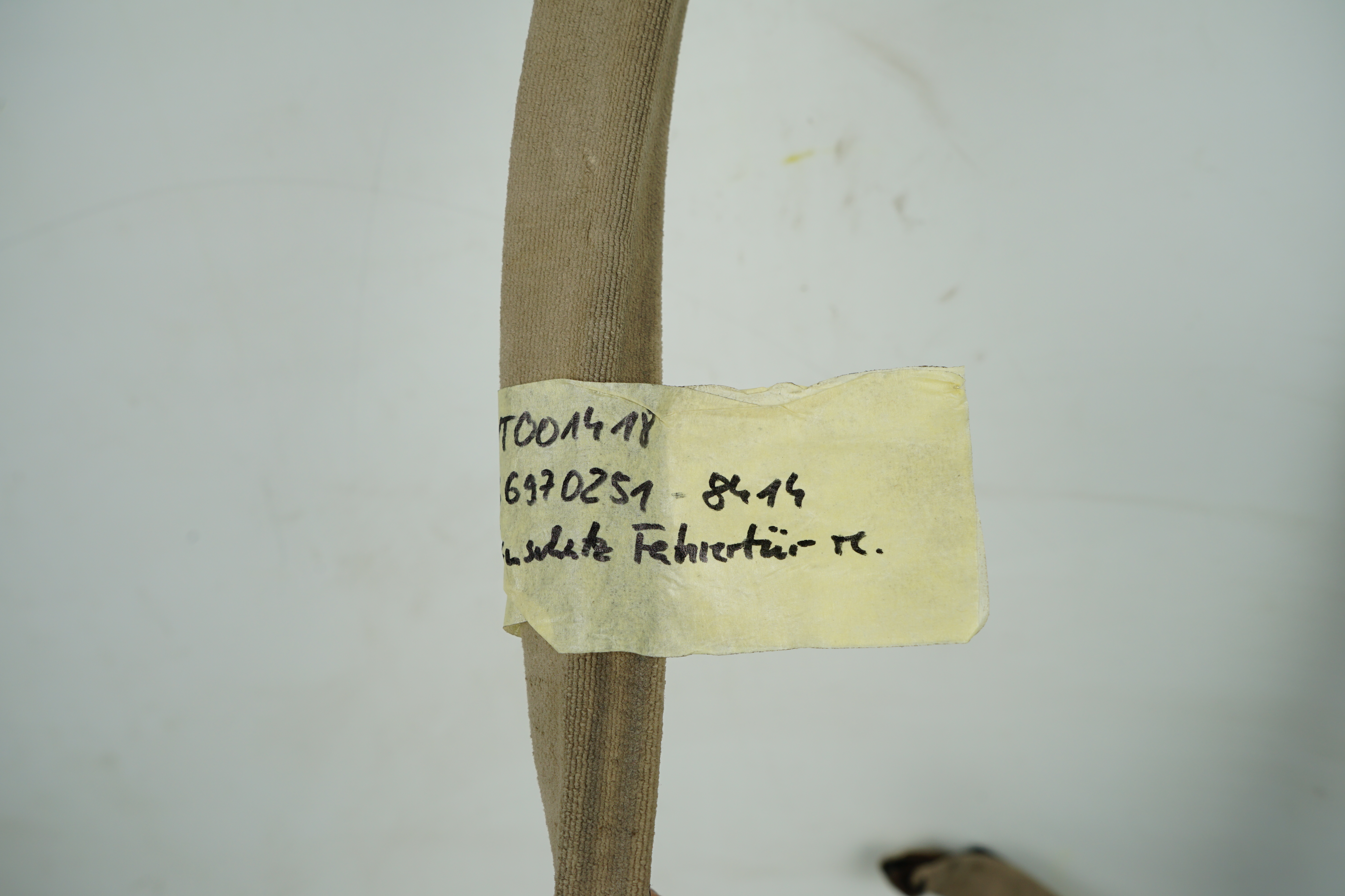 Kantenschutz creme vorn rechts W126 Limousine Türkantenschutz beige Fahrertür rechts beifahrerseitig A1266970251 8414 A1266970251 8333 