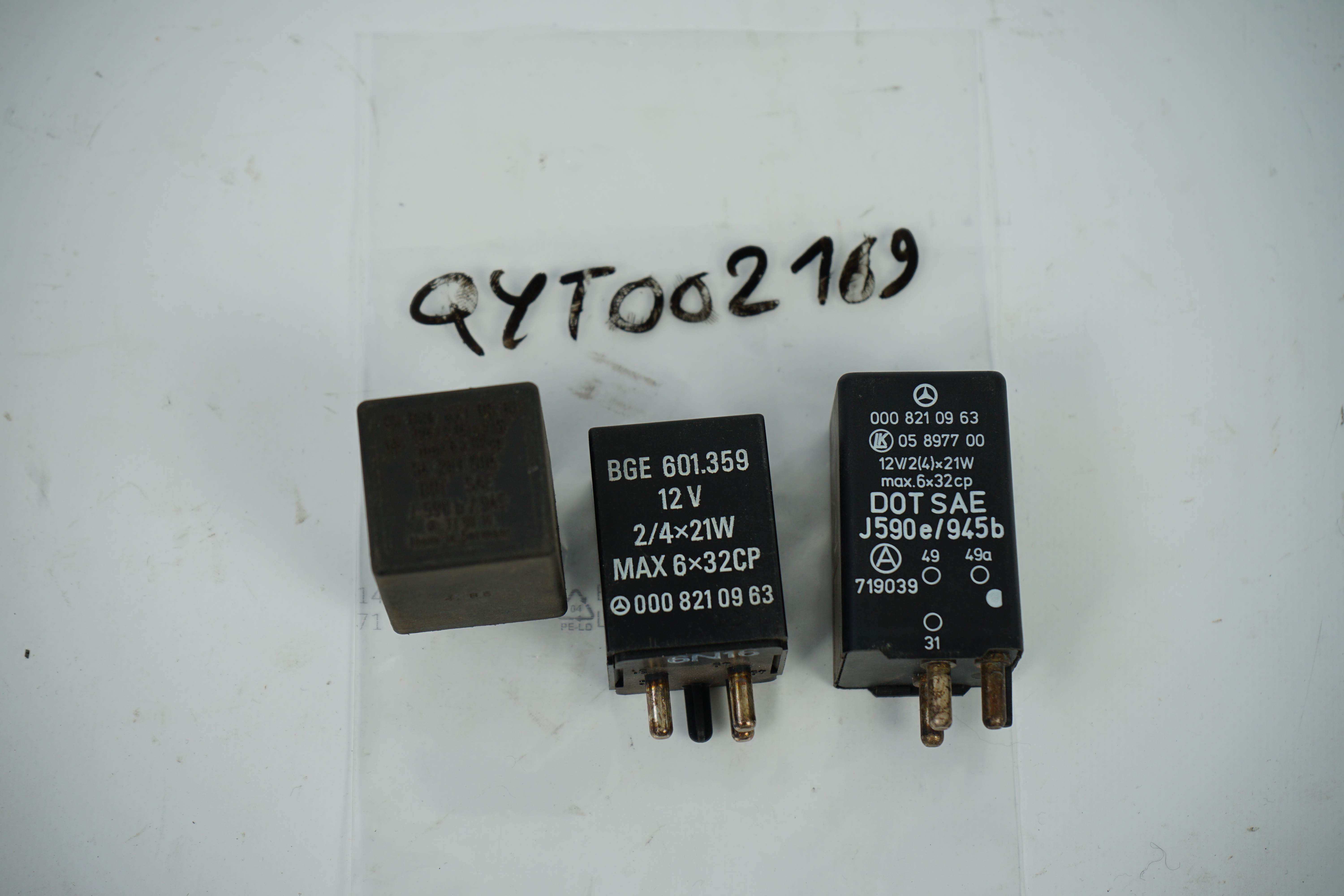 Impulsgeber Blinkergeber Mercedes-Benz R107 W114 W115 W123 W126 W210 Warnblinkanlage A0008210963 A0008211063 A0015443932 A0015443934