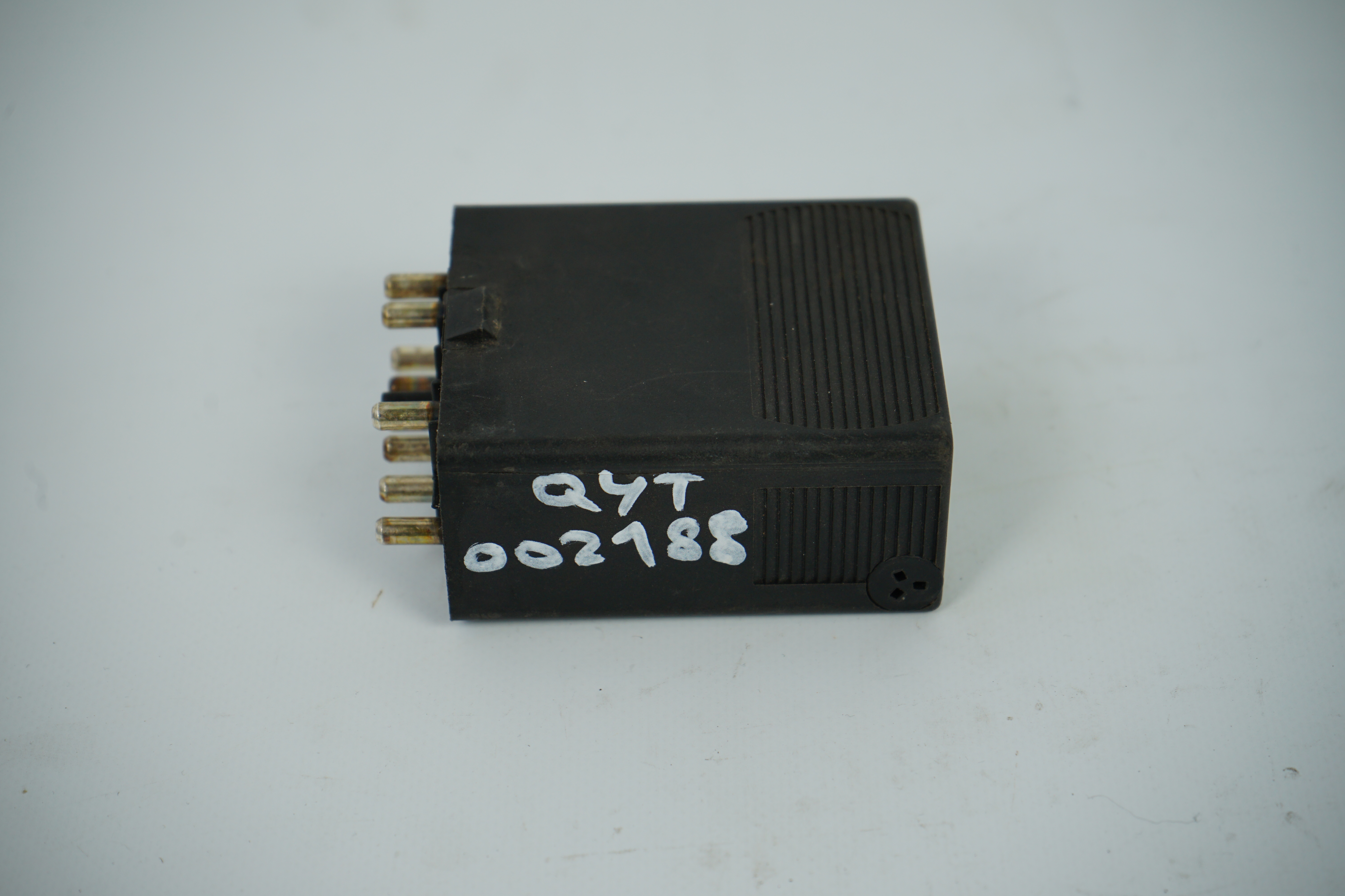 Relais Abschaltrelais Mercedes-Benz W124 Sprinter W901 W902 W903 W904 Relais Kältekompressor Kick-Down-Abschaltung A0035455105 A0035455205 LK05341000