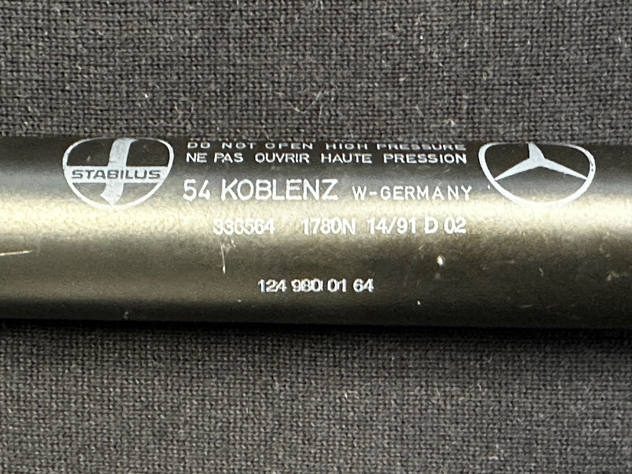 Gasfeder Rückwandtür Mercedes-Benz S124 E-Klasse T-Modell Kombi Gasfeder Heckklappendämpfer A1249800164 1249800064 1249800264 1249800164 64