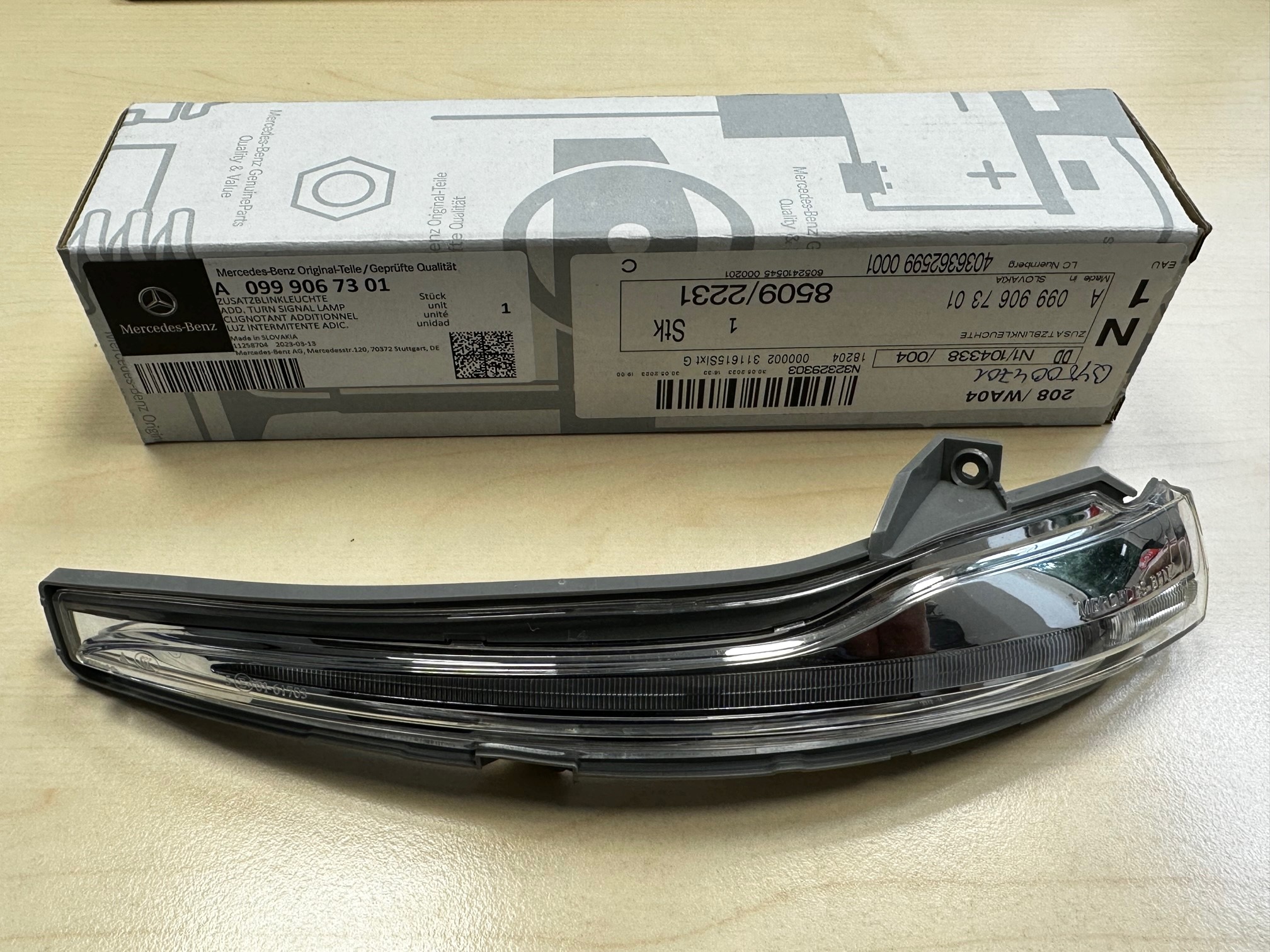 LED-Blinkleuchte Spiegel vorn rechts W167/ W205/ W217/ W222/ W253/ W293/ W294/ W296/ W447/ W448/ W463 Zusatzblinkleuchte im Außenspiegel rechts ohne Beheizung A0999067301