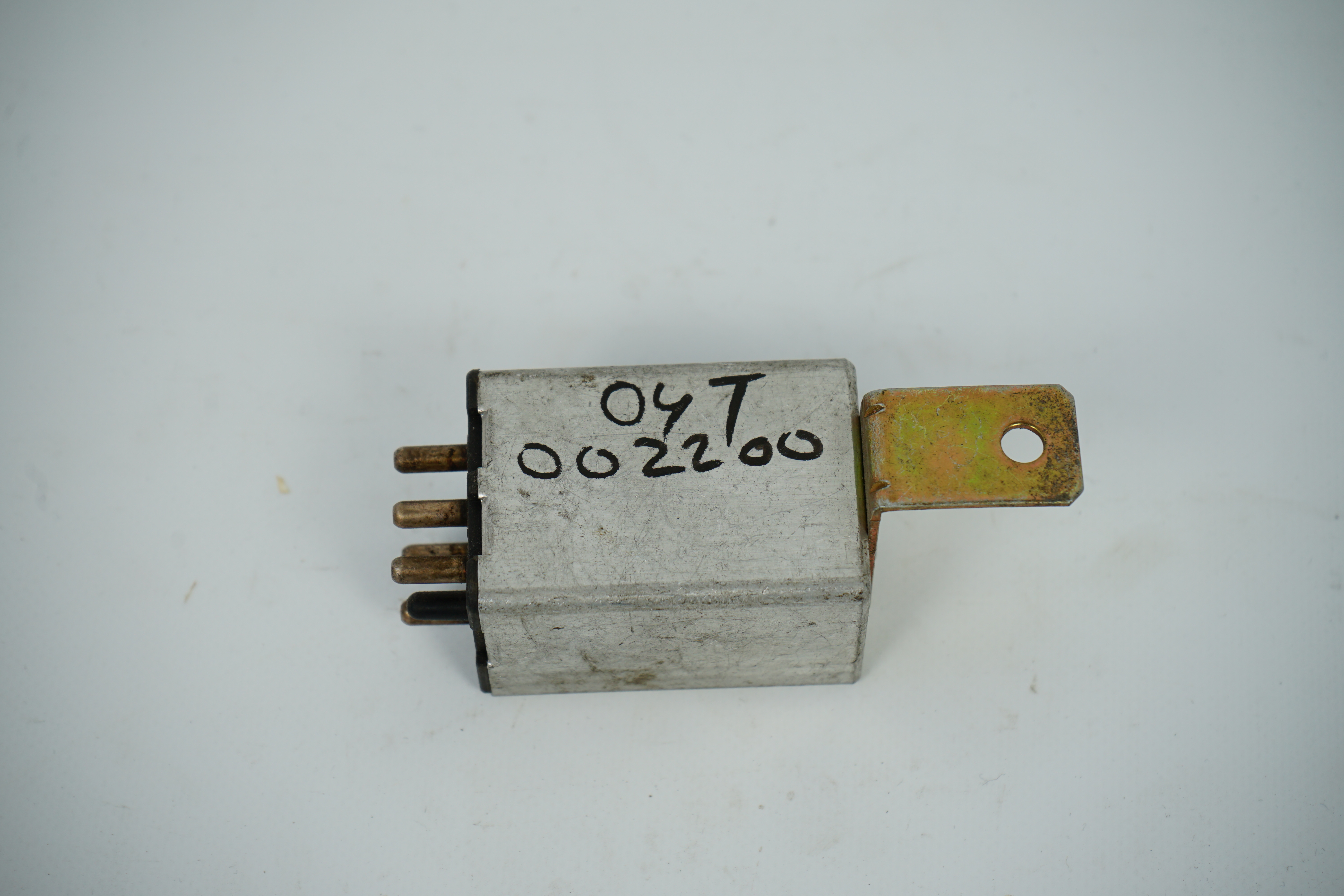 Relais heizbare Heckscheibe Alu Ausführung Mercedes-Benz W100 R107 C107 W108 W109 W114 W115 W116 Verzögerungsrelais Heckscheibenheizung A1268201210 A1268203110 A1078200110 A1078200010 VDO 410.202/0/1